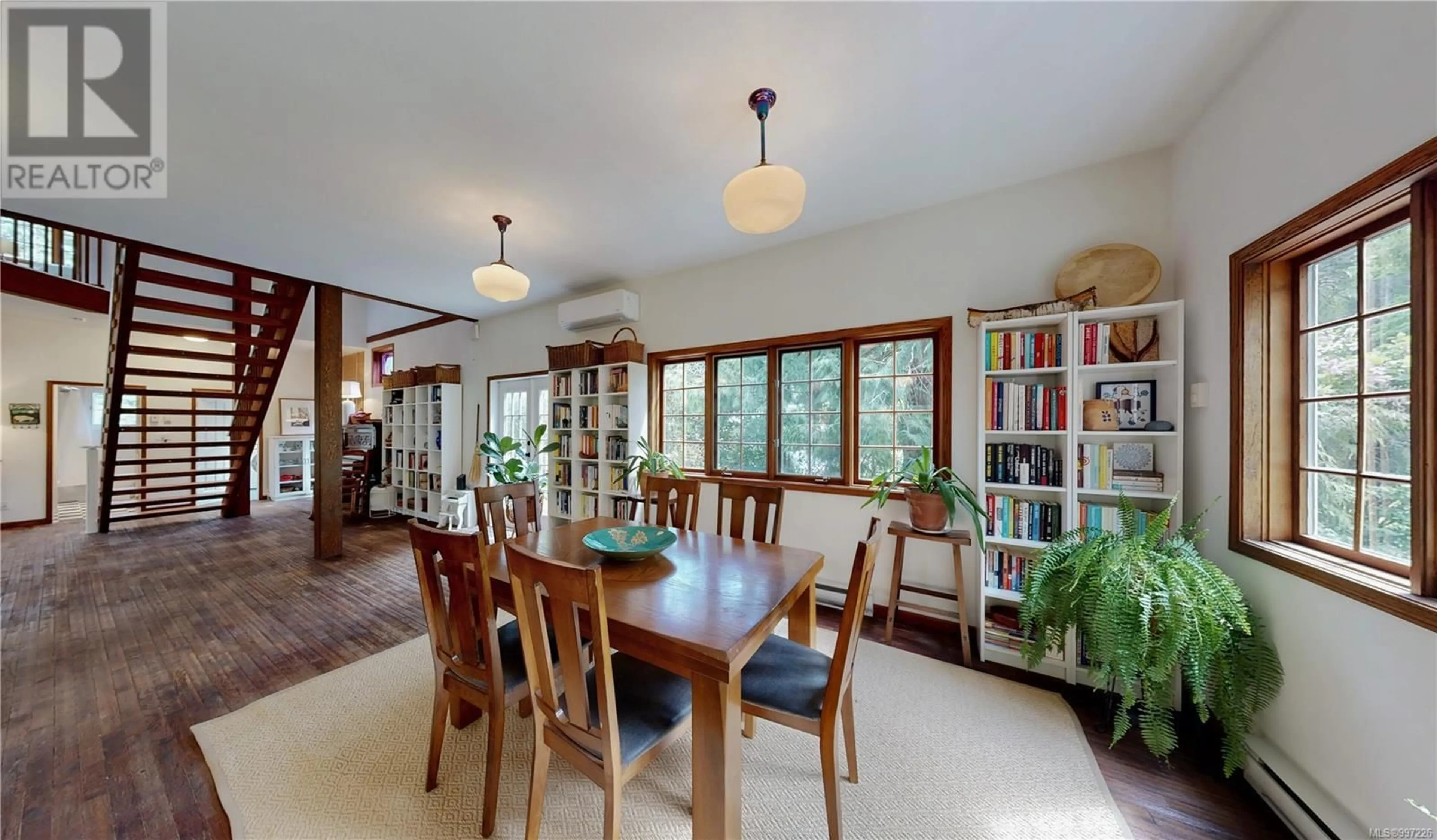 Dining room, wood/laminate floor for 1470 TOWN-HO END, Gabriola Island British Columbia V0R1X5