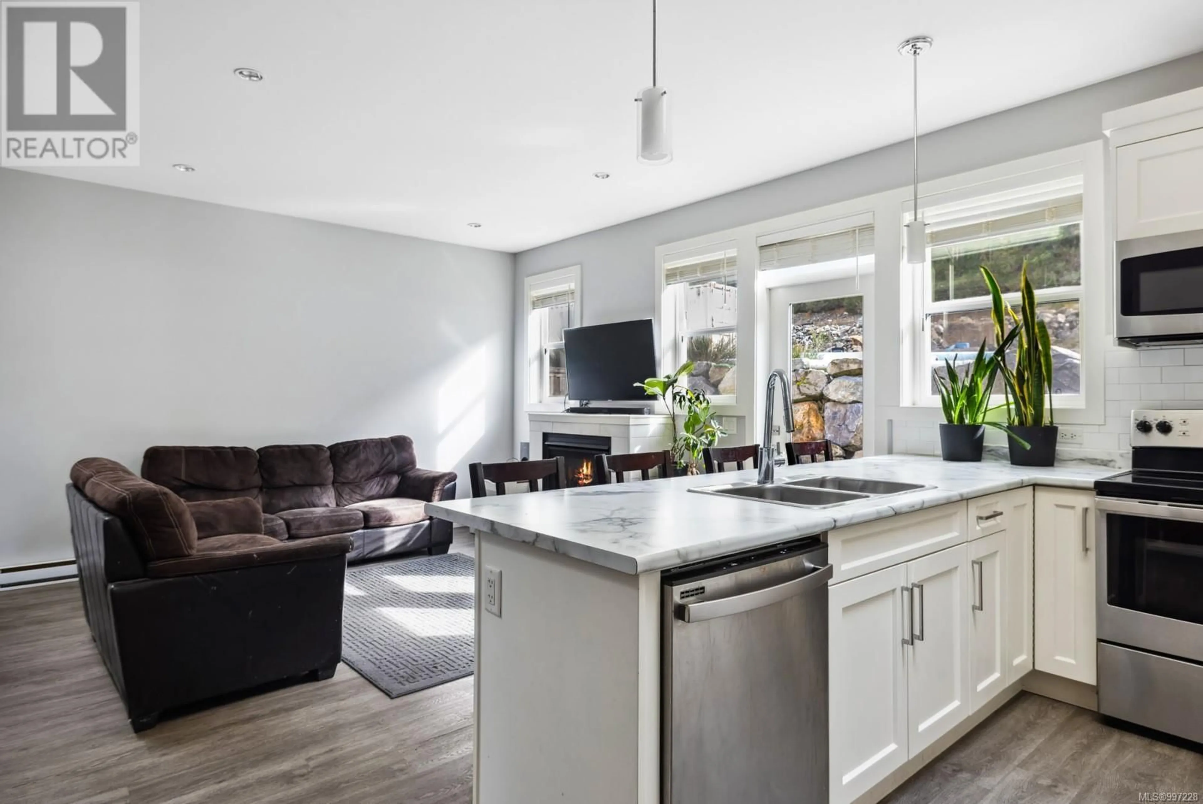 Open concept kitchen, unknown for 1065 GAMMON WAY, Shawnigan Lake British Columbia V0R2W3