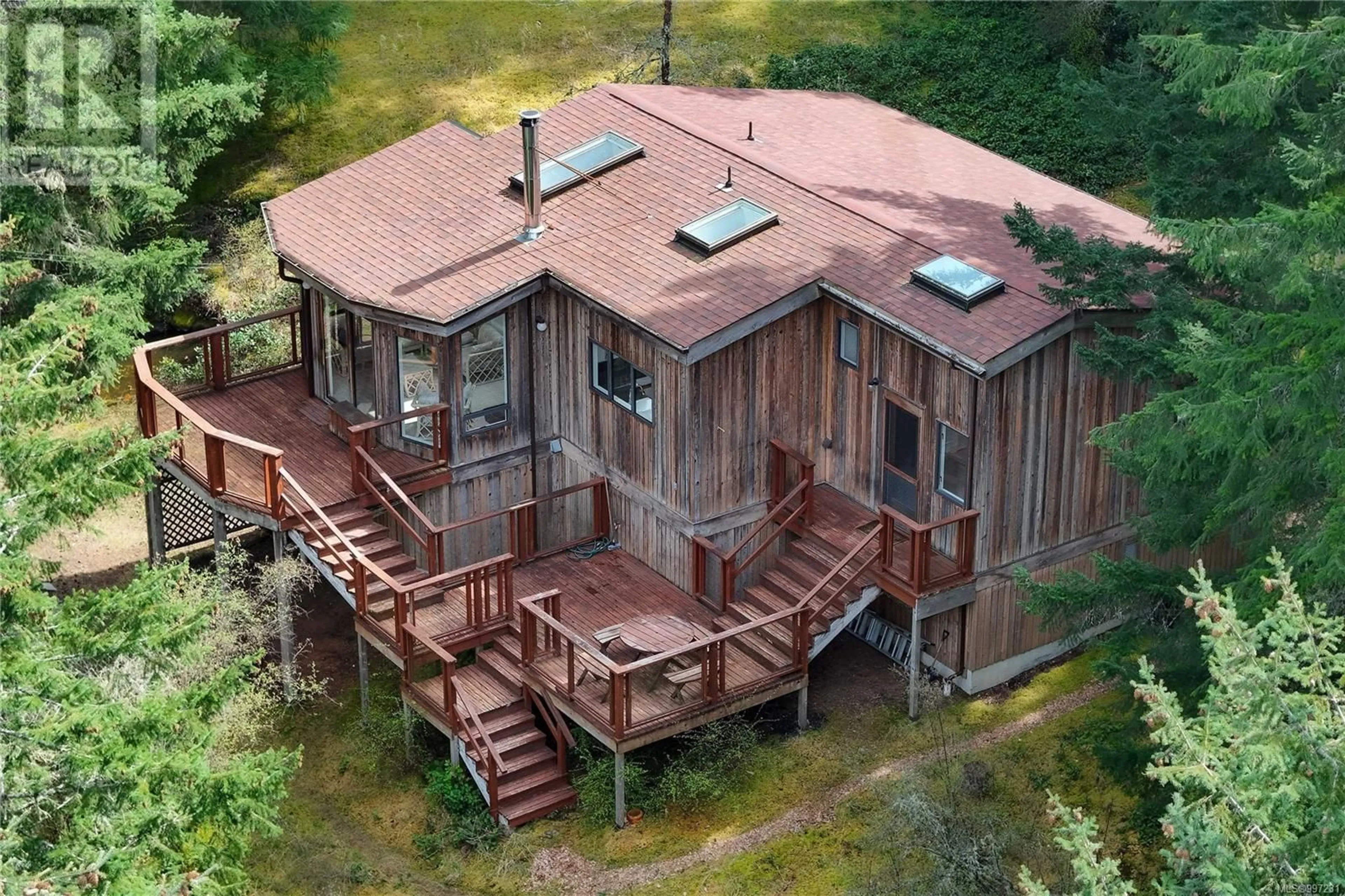 A pic from outside/outdoor area/front of a property/back of a property/a pic from drone, building for 631 MT. BELCHER HEIGHTS, Salt Spring British Columbia V8K2J3