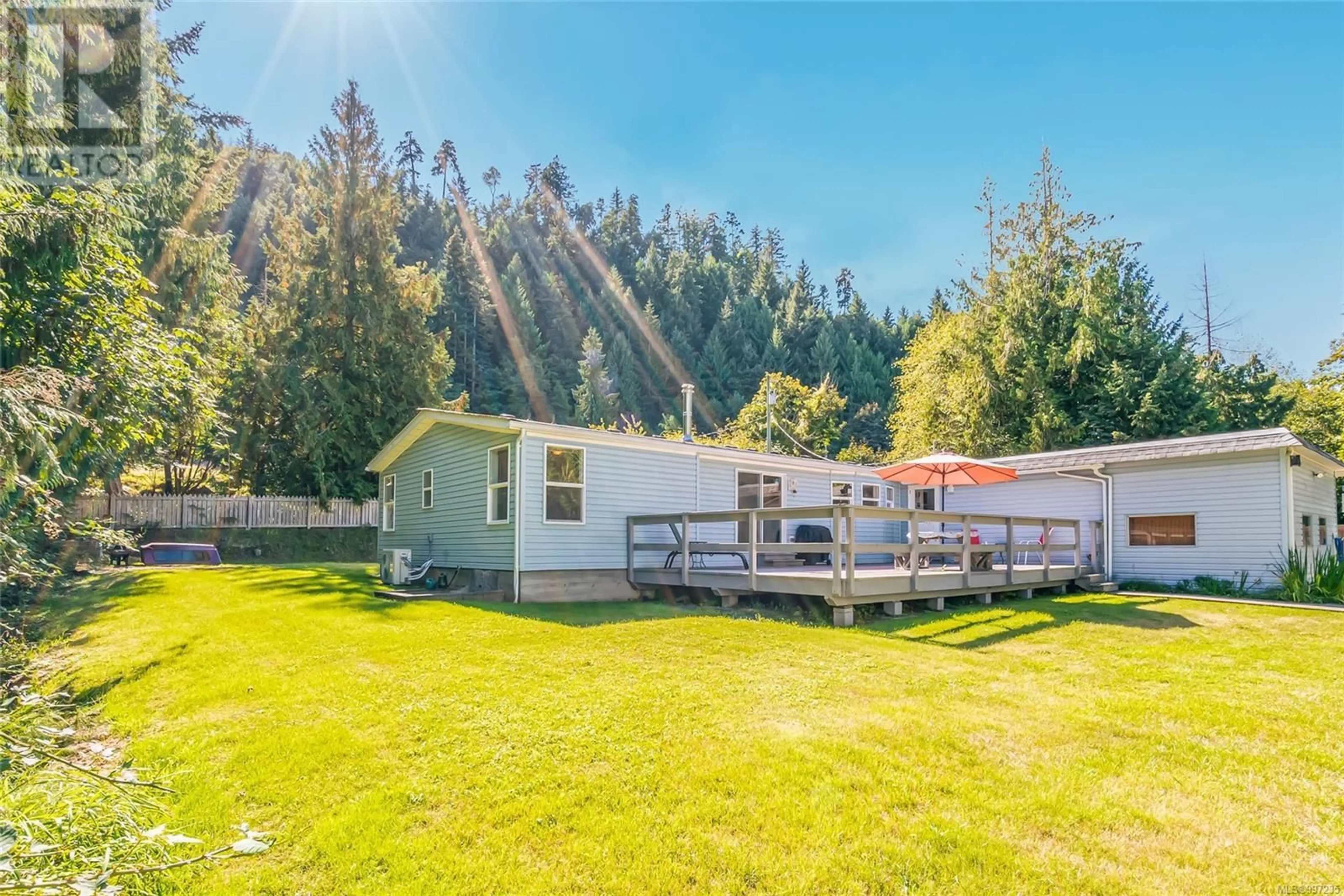 A pic from outside/outdoor area/front of a property/back of a property/a pic from drone, unknown for 1122 POPHAM ROAD, Parksville British Columbia V9T2T3