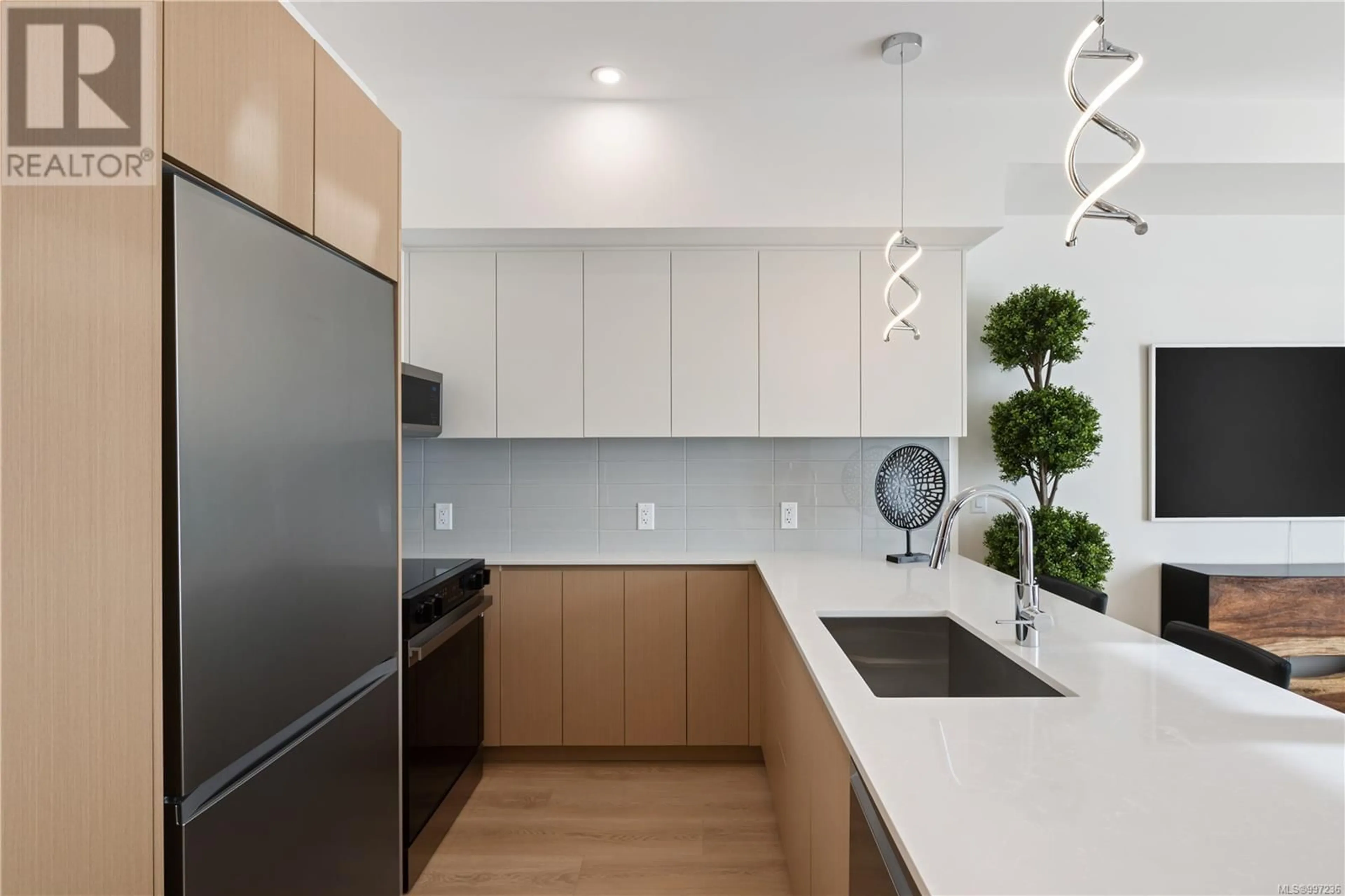 Unknown for 205 - 2374 OAKVILLE AVENUE, Sidney British Columbia V8L1V5