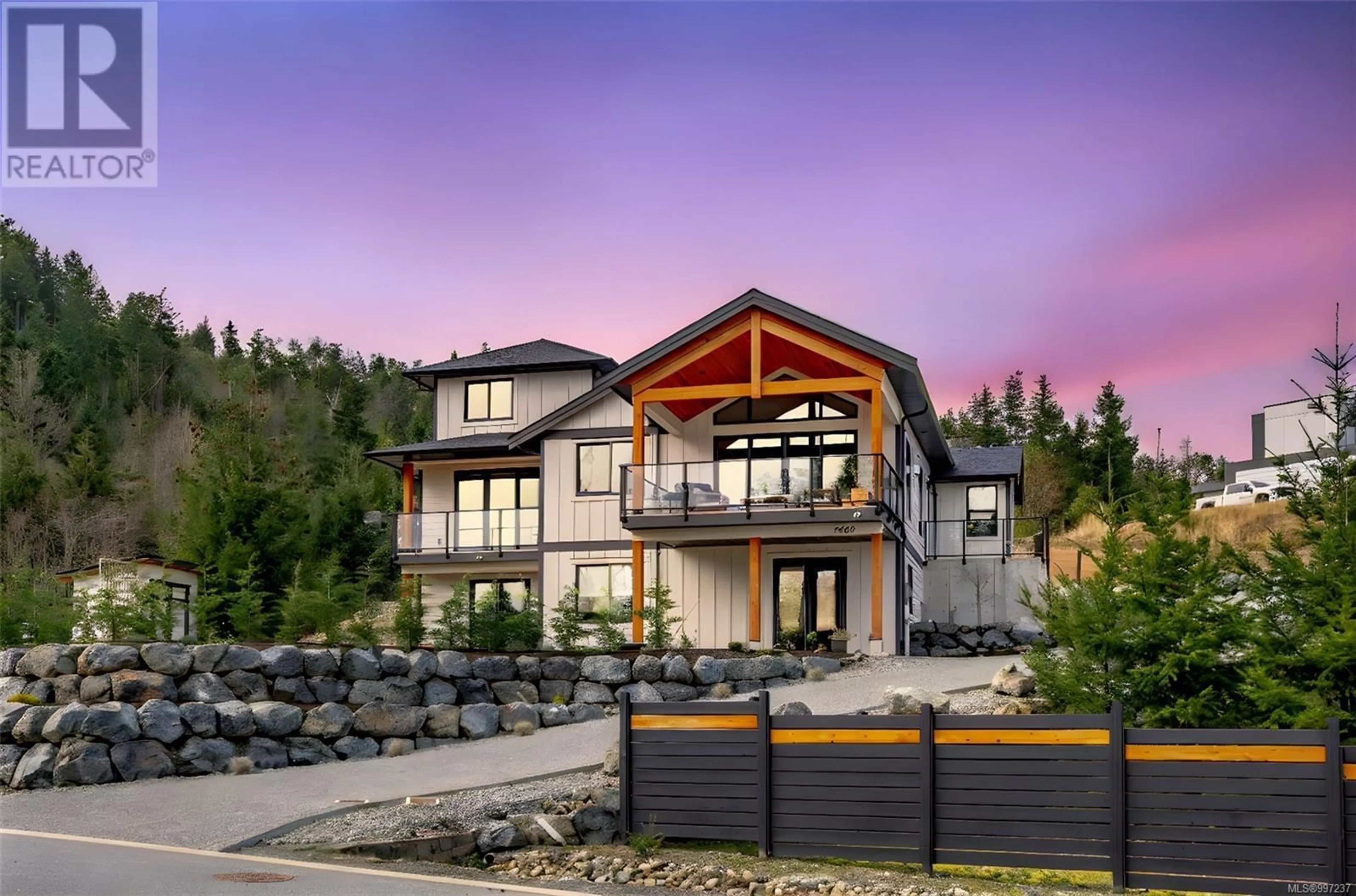 Home with vinyl exterior material, mountain view for 7462 COPLEY RIDGE DRIVE, Lantzville British Columbia V0R2H0