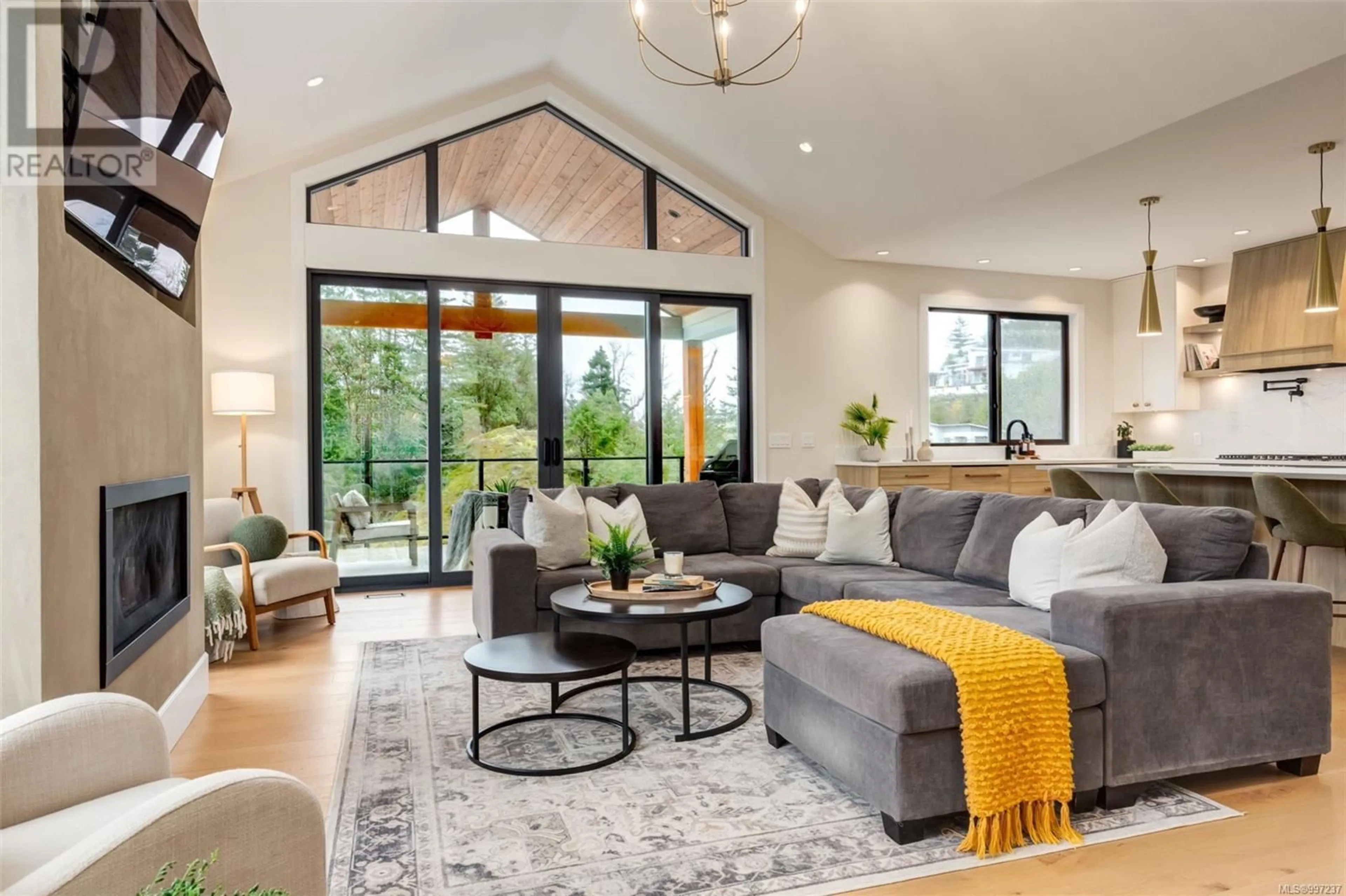Living room with furniture, unknown for 7462 COPLEY RIDGE DRIVE, Lantzville British Columbia V0R2H0