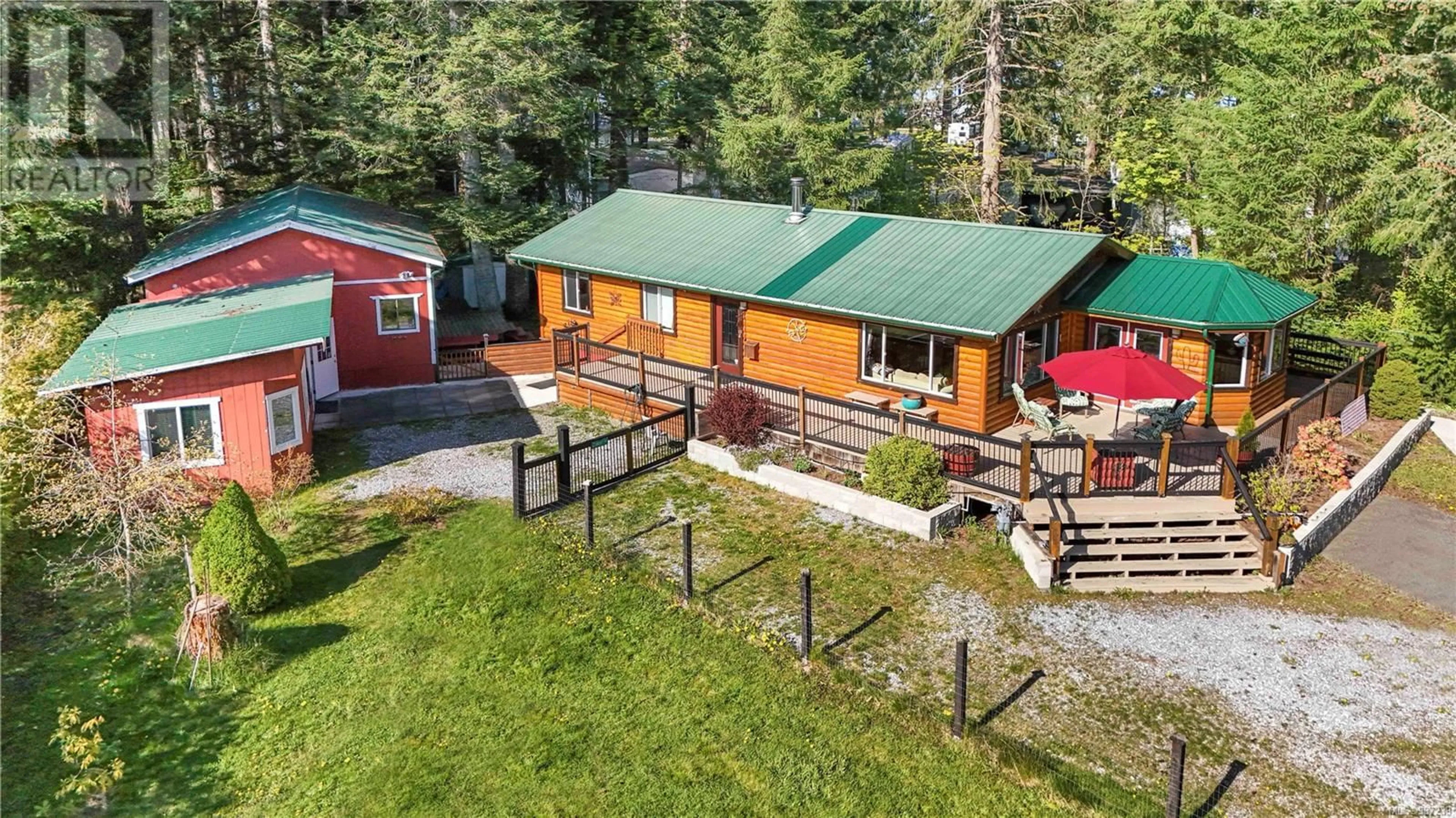 A pic from outside/outdoor area/front of a property/back of a property/a pic from drone, unknown for 2220 SALMON POINT ROAD, Campbell River British Columbia V9H1E6