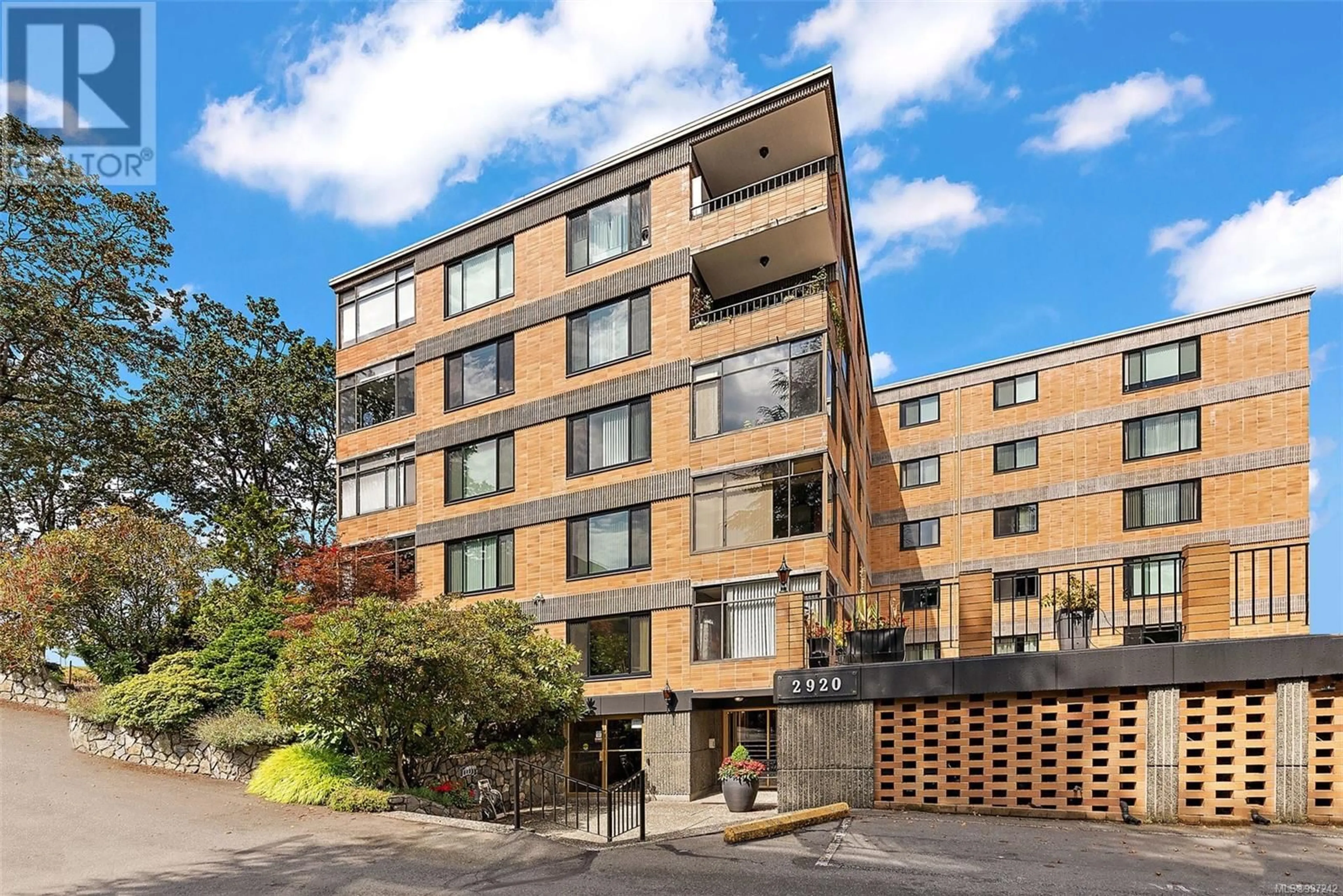 Unknown for 404 - 2920 COOK STREET, Victoria British Columbia V8T3S7
