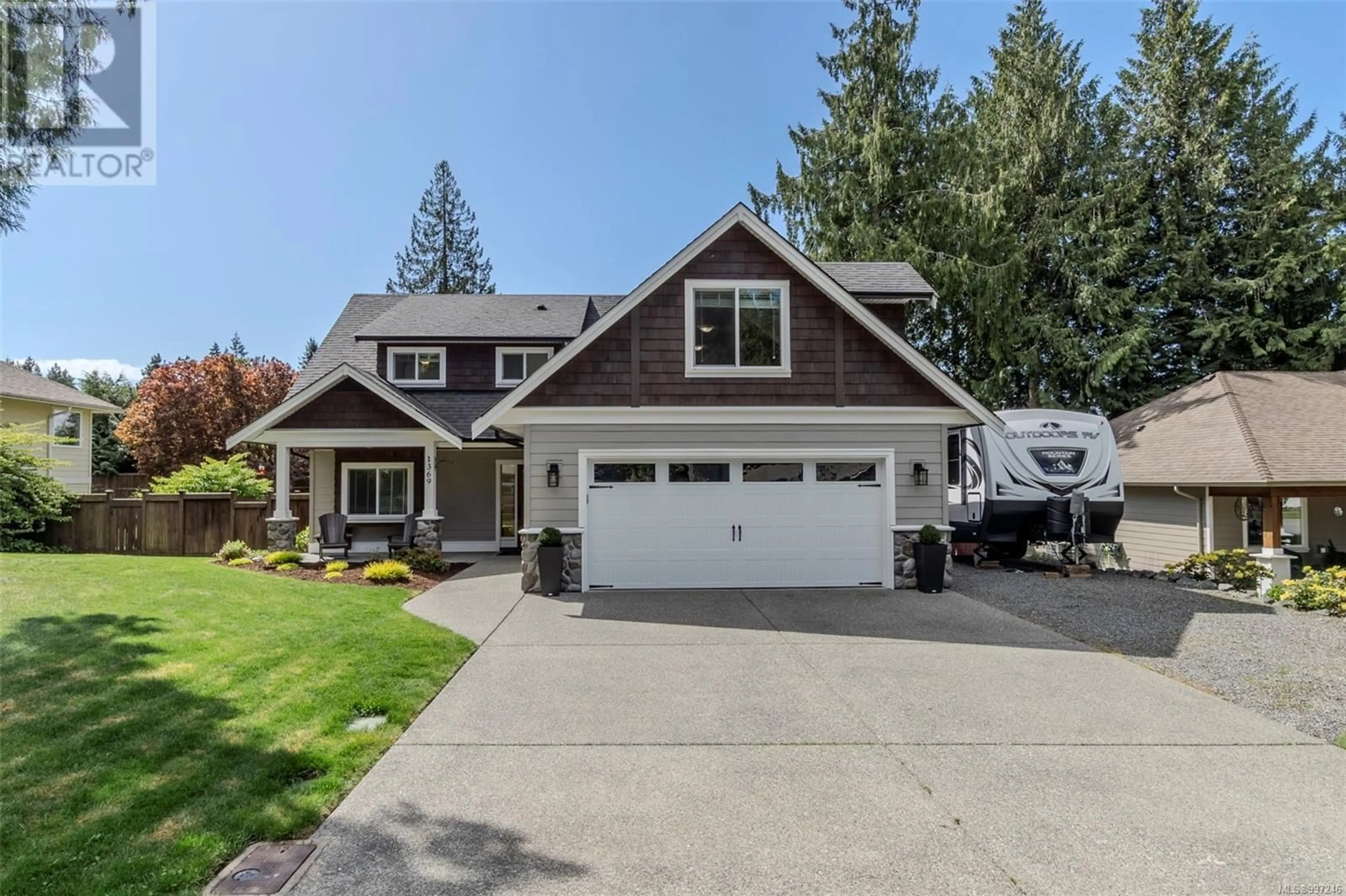 Home with vinyl exterior material, street for 1369 BONNER CRESCENT, Cobble Hill British Columbia V0R1L2