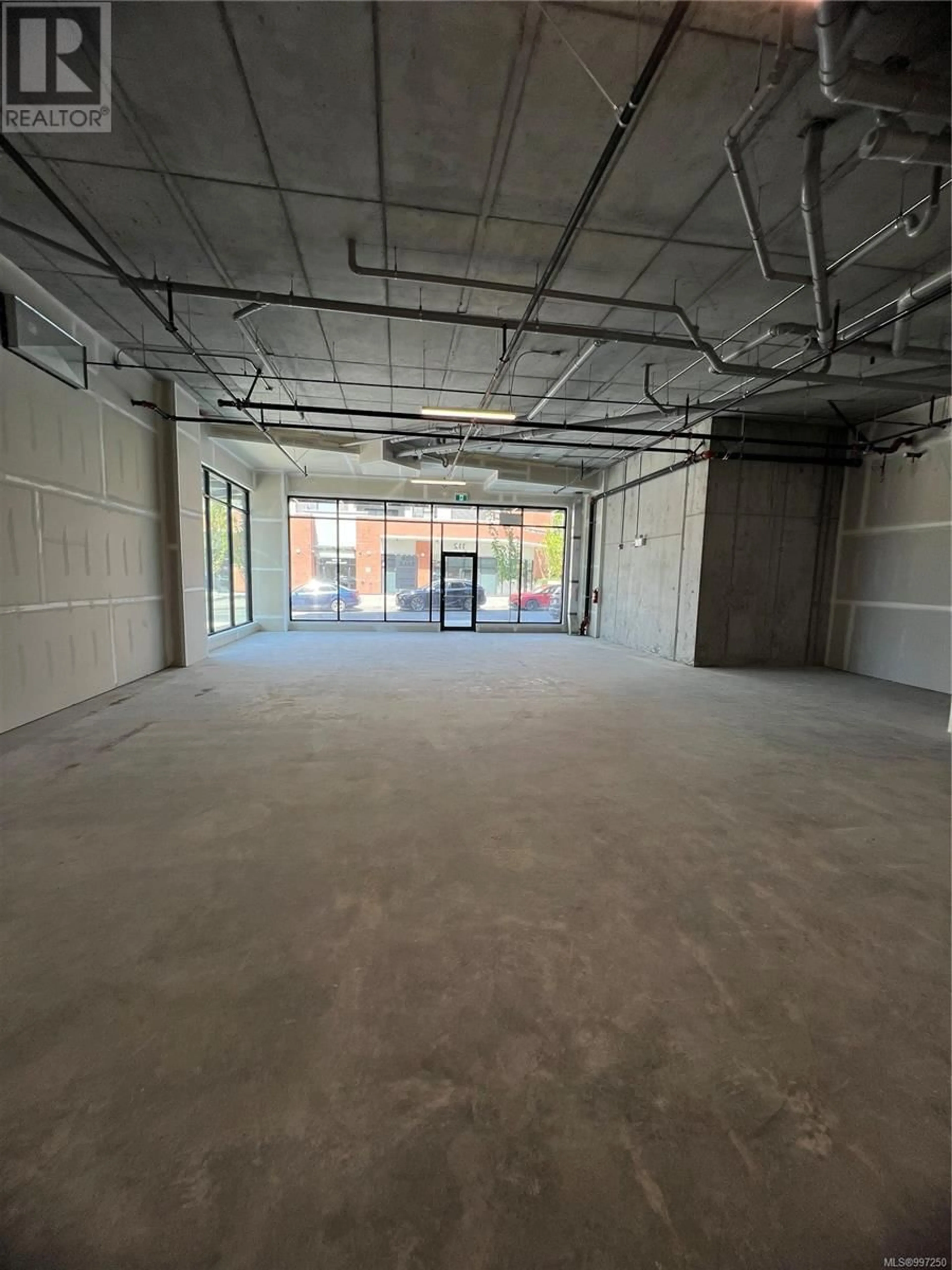 Indoor foyer for 112 - 947 WHIRLAWAY CRESCENT, Langford British Columbia V9B6W6