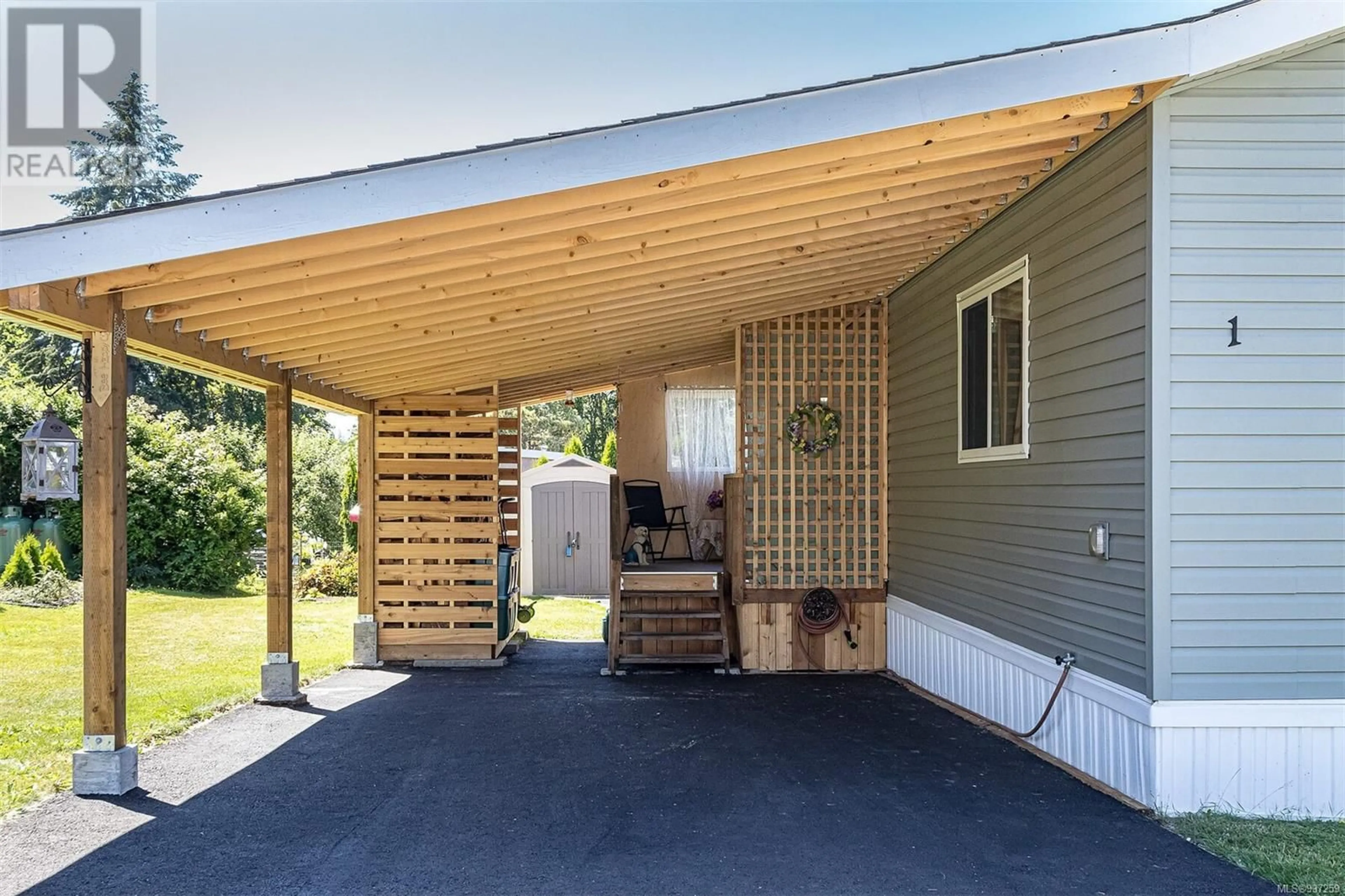 Unknown for 1 HONEY DRIVE, Nanaimo British Columbia V9R5N1