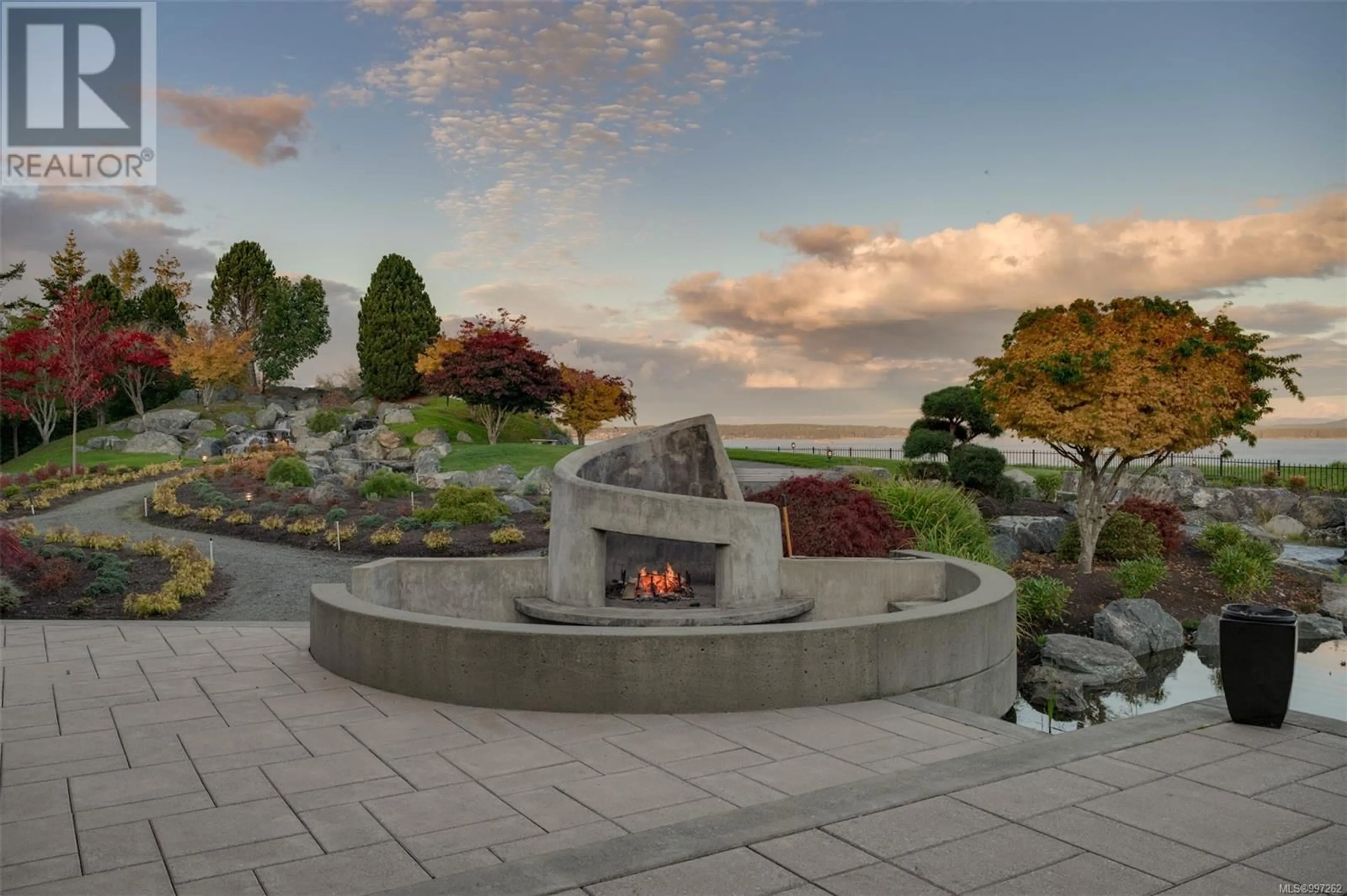 Patio, water/lake/river/ocean view for 3275 CAMPION ROAD, Central Saanich British Columbia V8M1W7