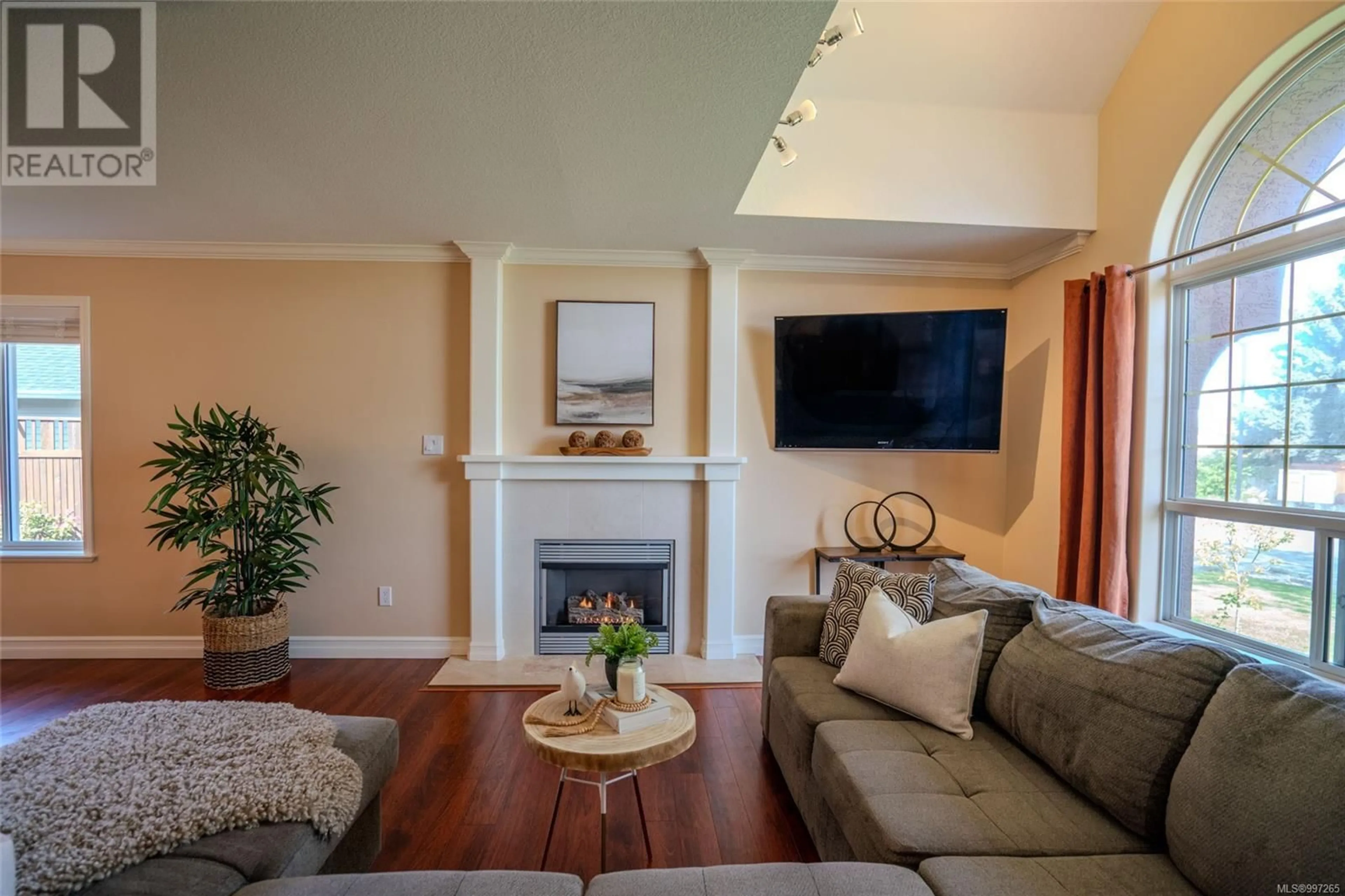 Living room with furniture, unknown for 207 CHESTNUT STREET, Parksville British Columbia V9P2P7