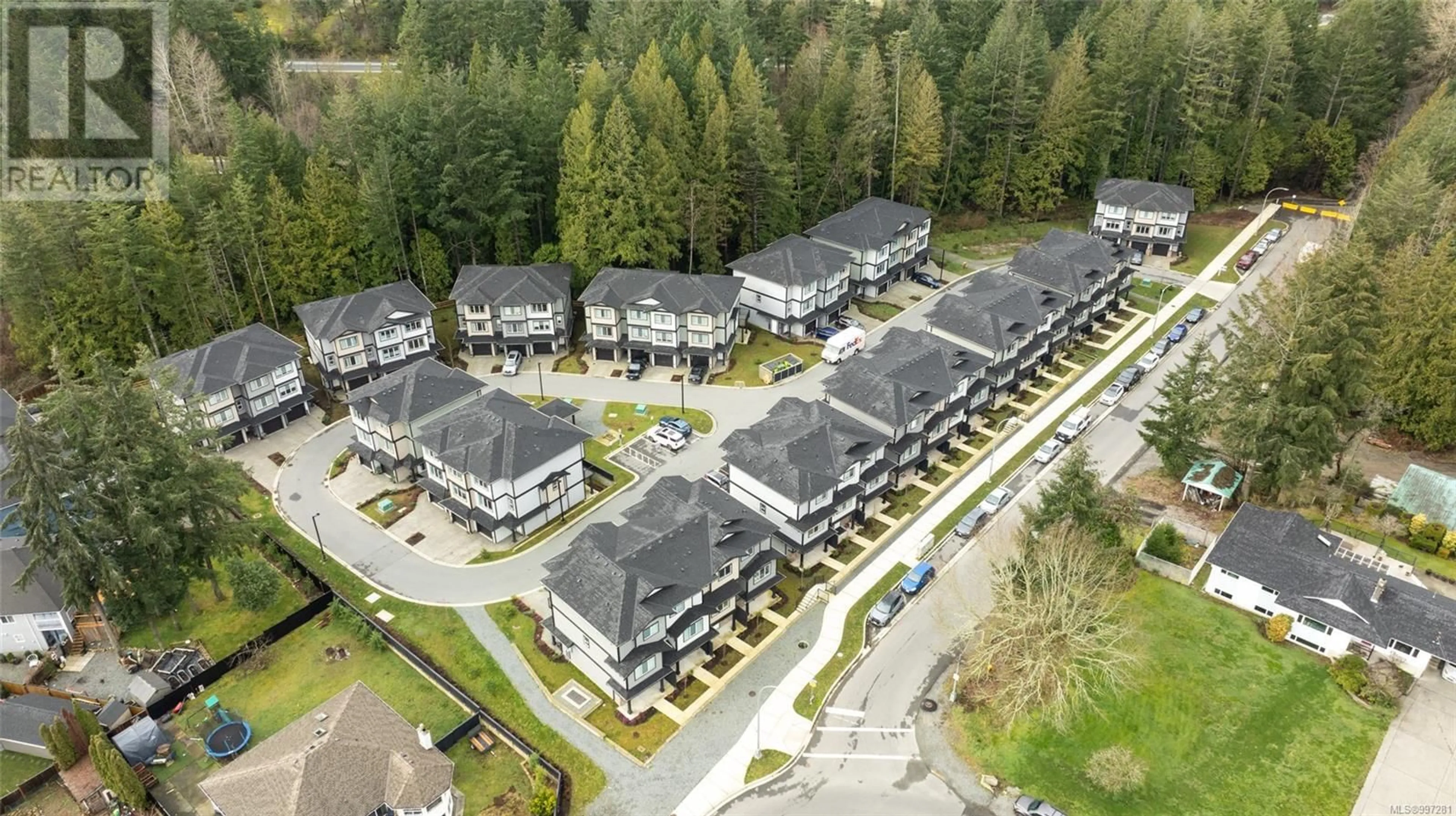A pic from outside/outdoor area/front of a property/back of a property/a pic from drone, unknown for 127 - 600 NINTH STREET, Nanaimo British Columbia V9R0L4