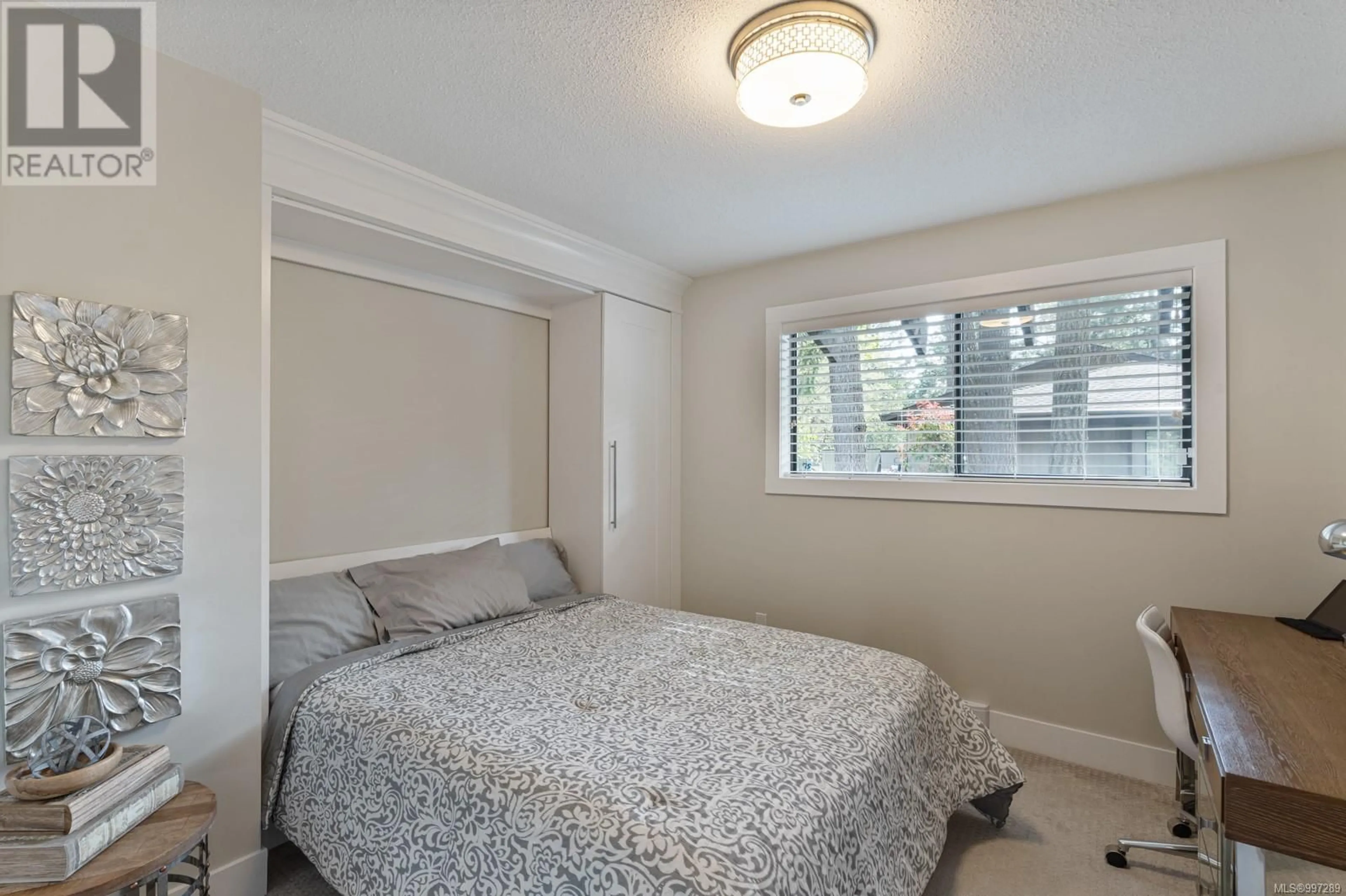 Bedroom with bed, unknown for 4461 SUNNYWOOD PLACE WEST, Saanich British Columbia V8X4N5