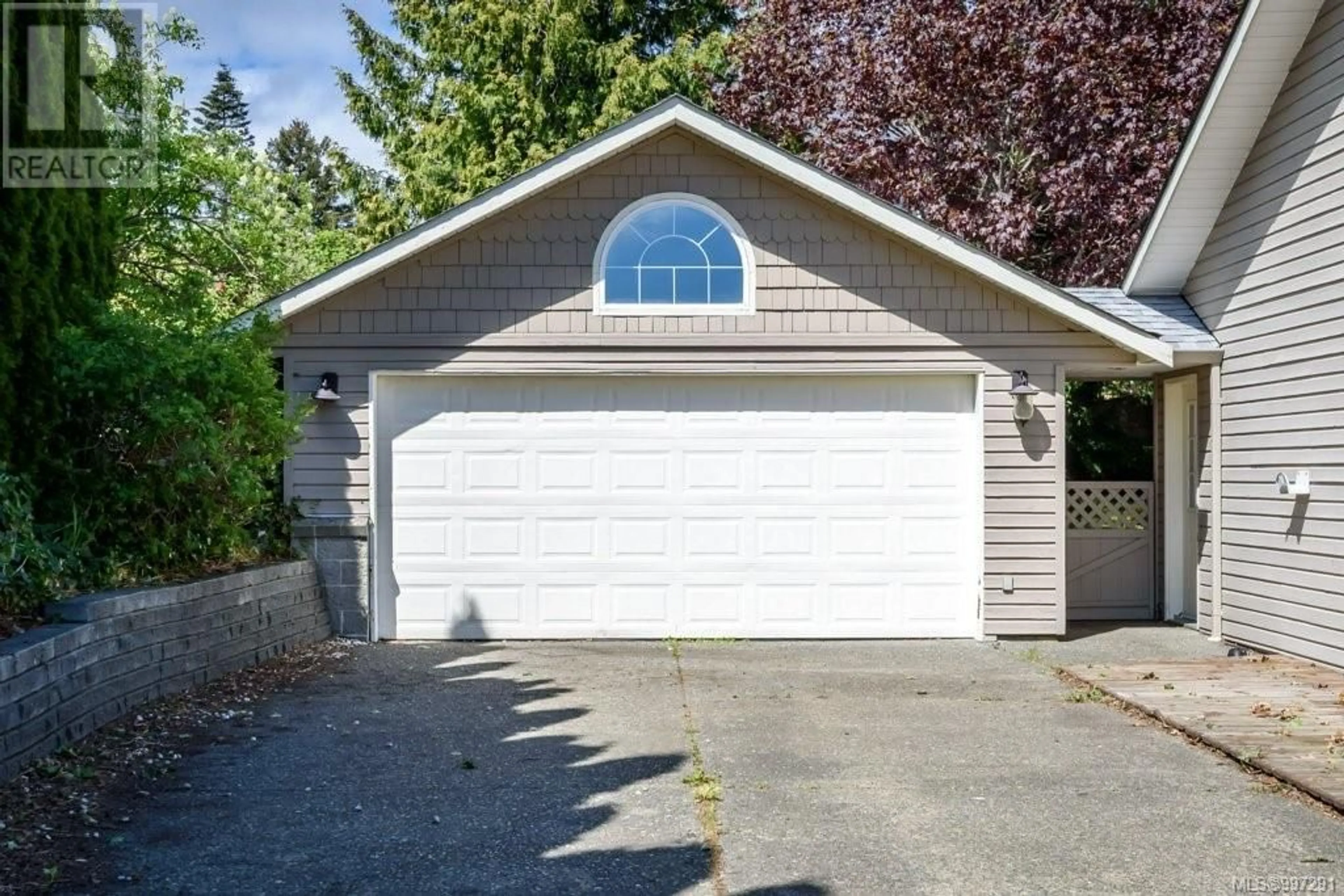 Indoor garage for 1705 SWAN CRESCENT, Courtenay British Columbia V9N9A7