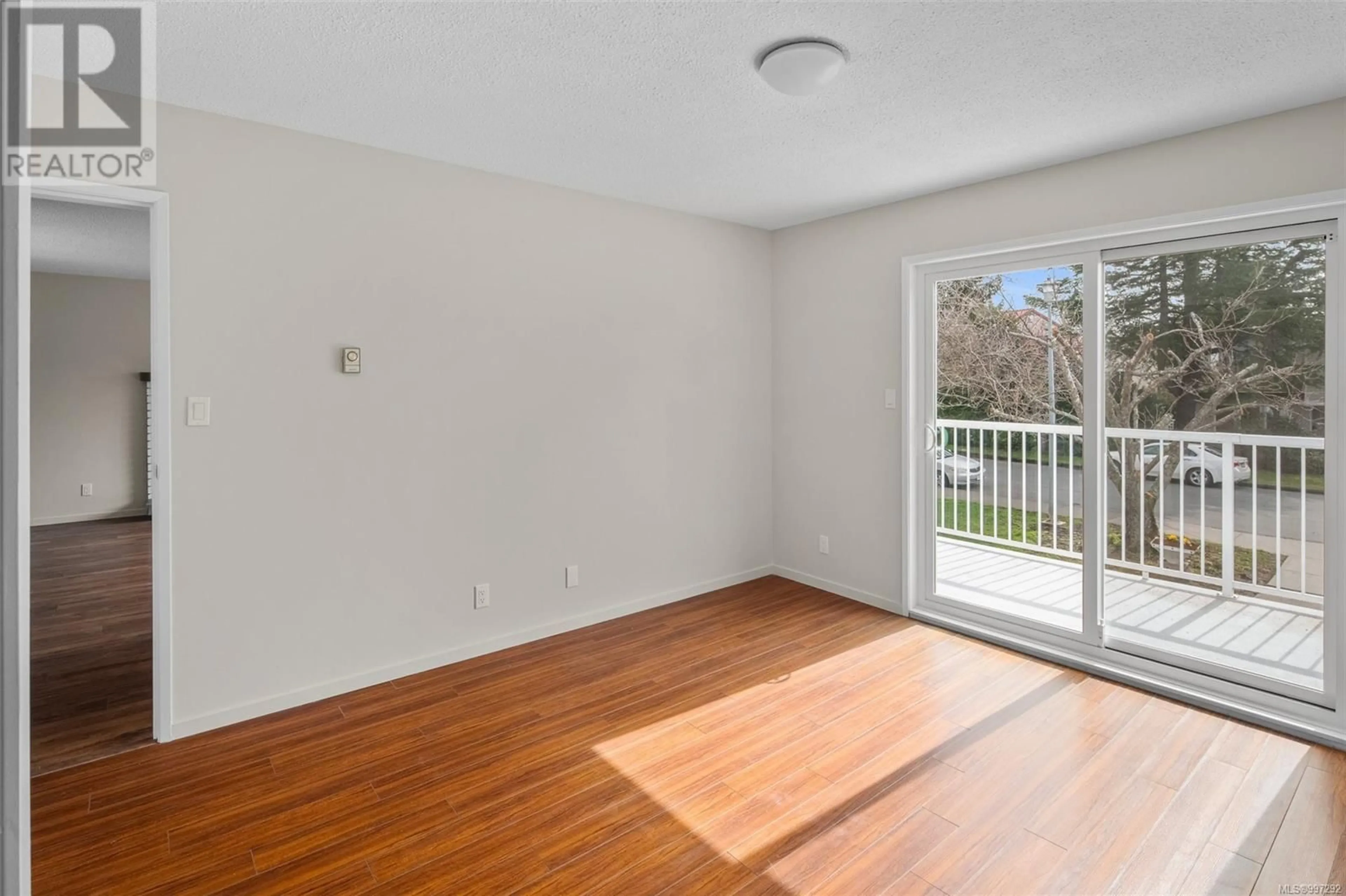 A pic of a room for 1542 SAN JUAN AVENUE, Saanich British Columbia V8N2L5