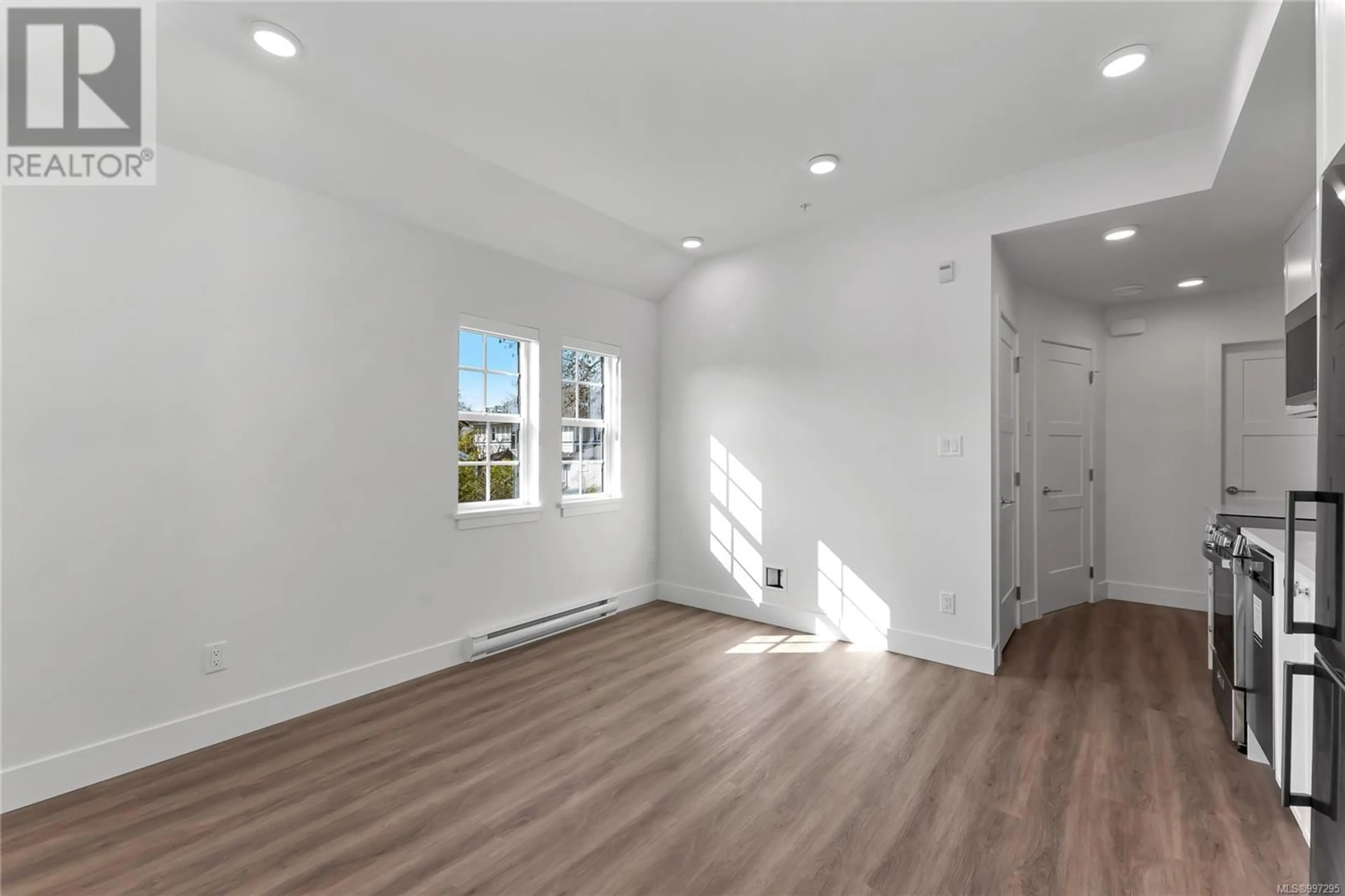 Unknown for 302B - 1224 RICHARDSON STREET, Victoria British Columbia V8V3E1