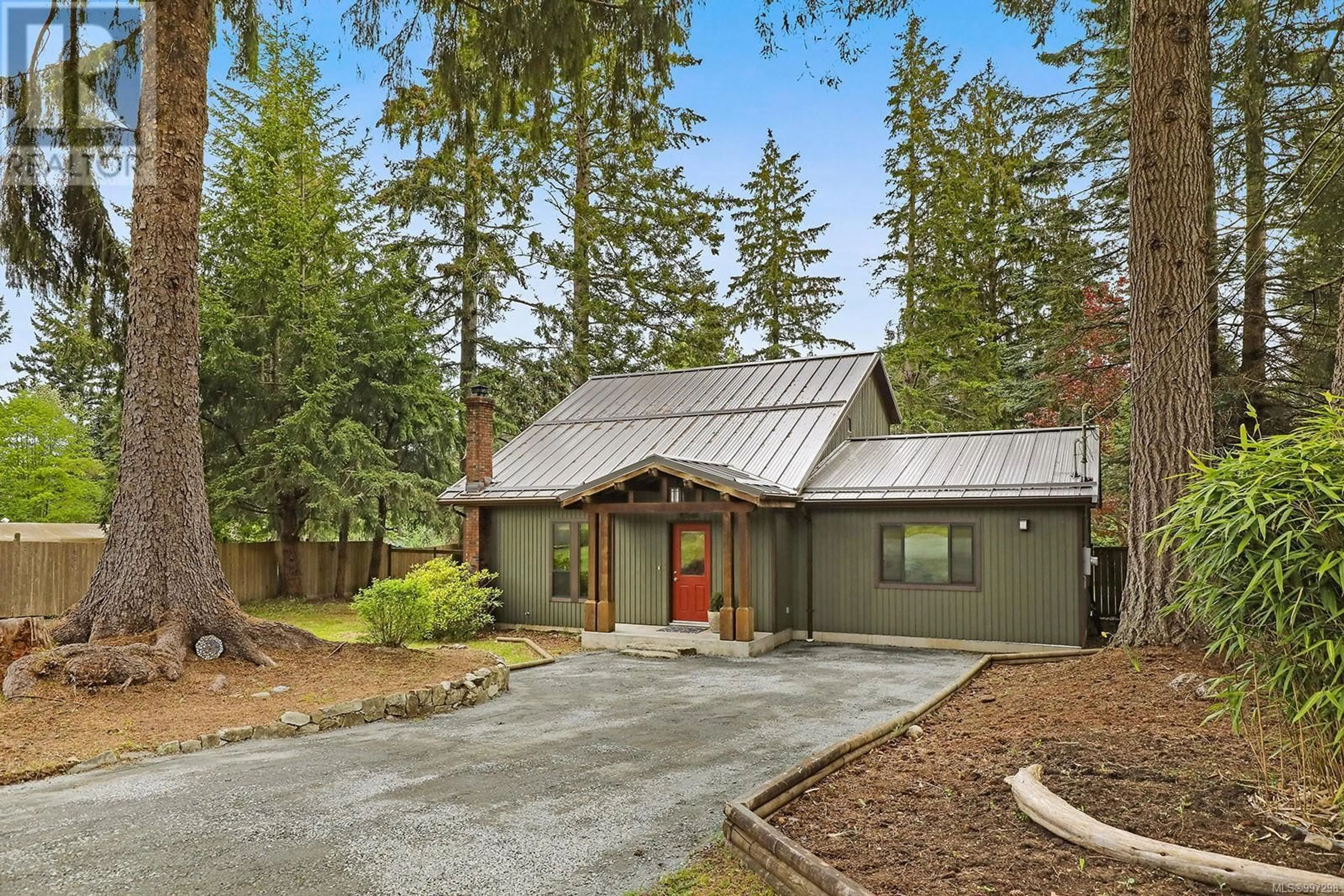 A pic from outside/outdoor area/front of a property/back of a property/a pic from drone, unknown for 5868 BATES ROAD, Courtenay British Columbia V9J1W6