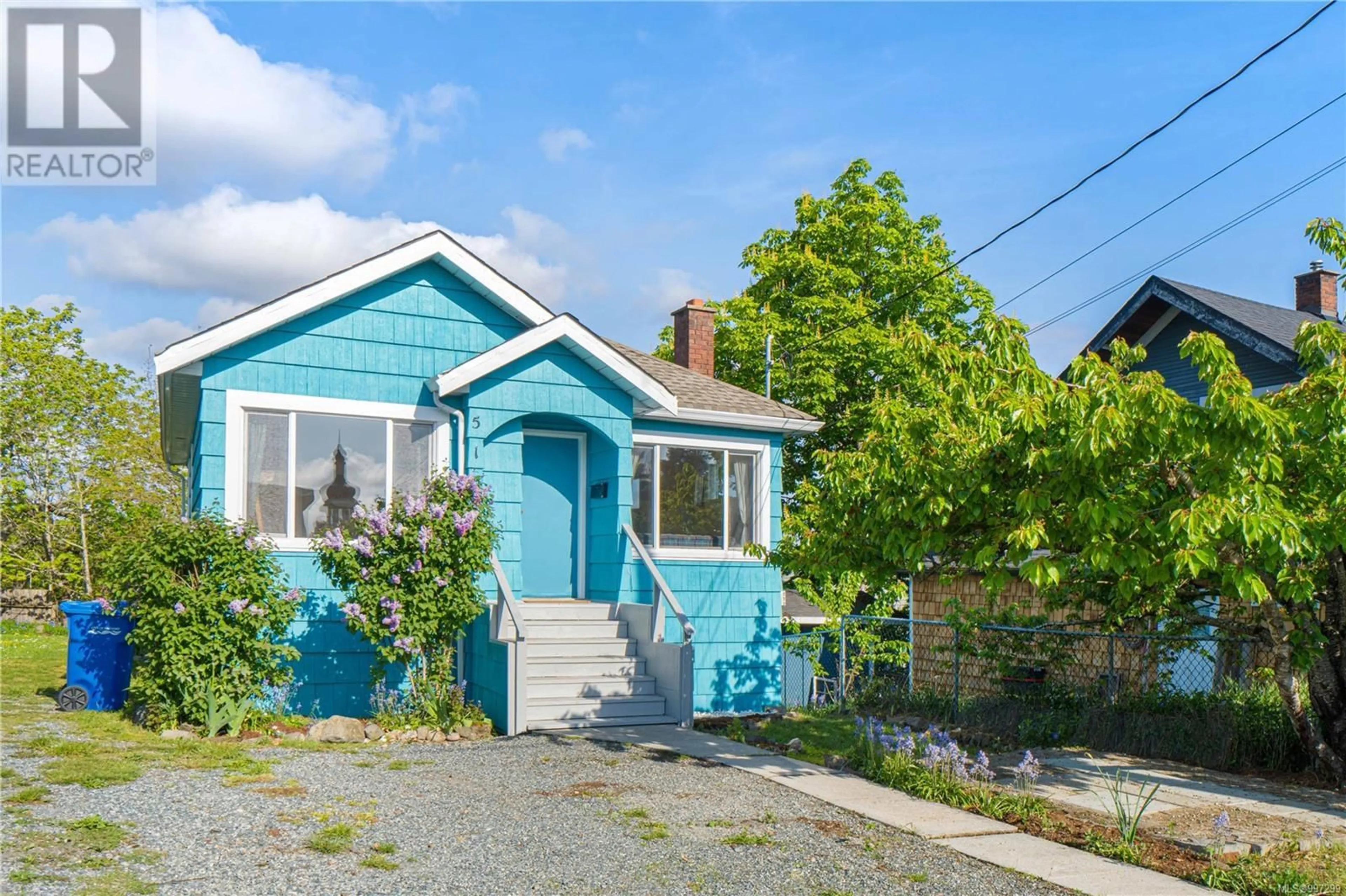 Home with vinyl exterior material, street for 510 HECATE STREET, Nanaimo British Columbia V9R4K2