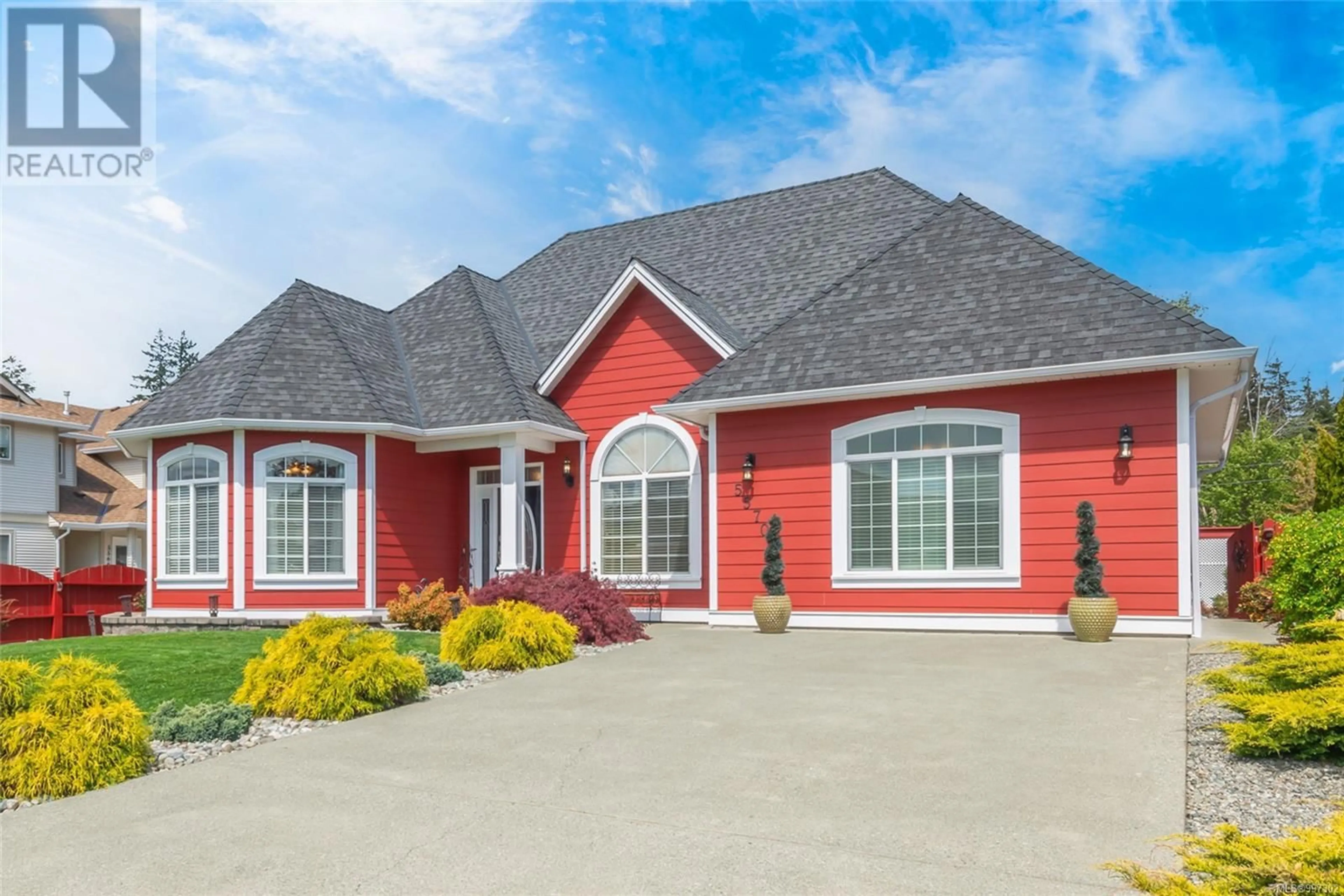 Home with vinyl exterior material, street for 5570 WOODLAND CRESCENT, Port Alberni British Columbia V9Y8E6