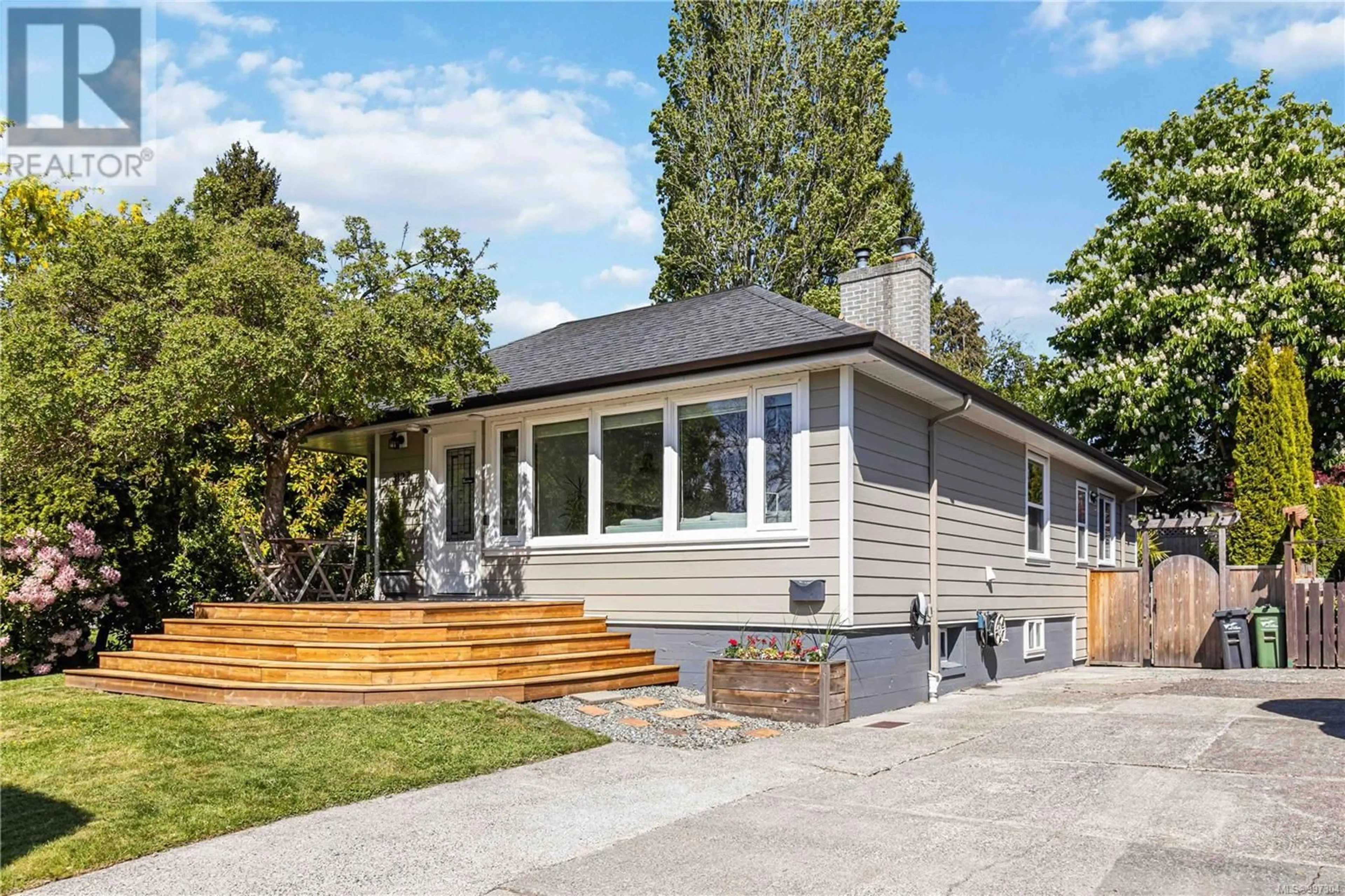 Home with vinyl exterior material, street for 3127 RUTLEDGE STREET, Victoria British Columbia V8X1N3