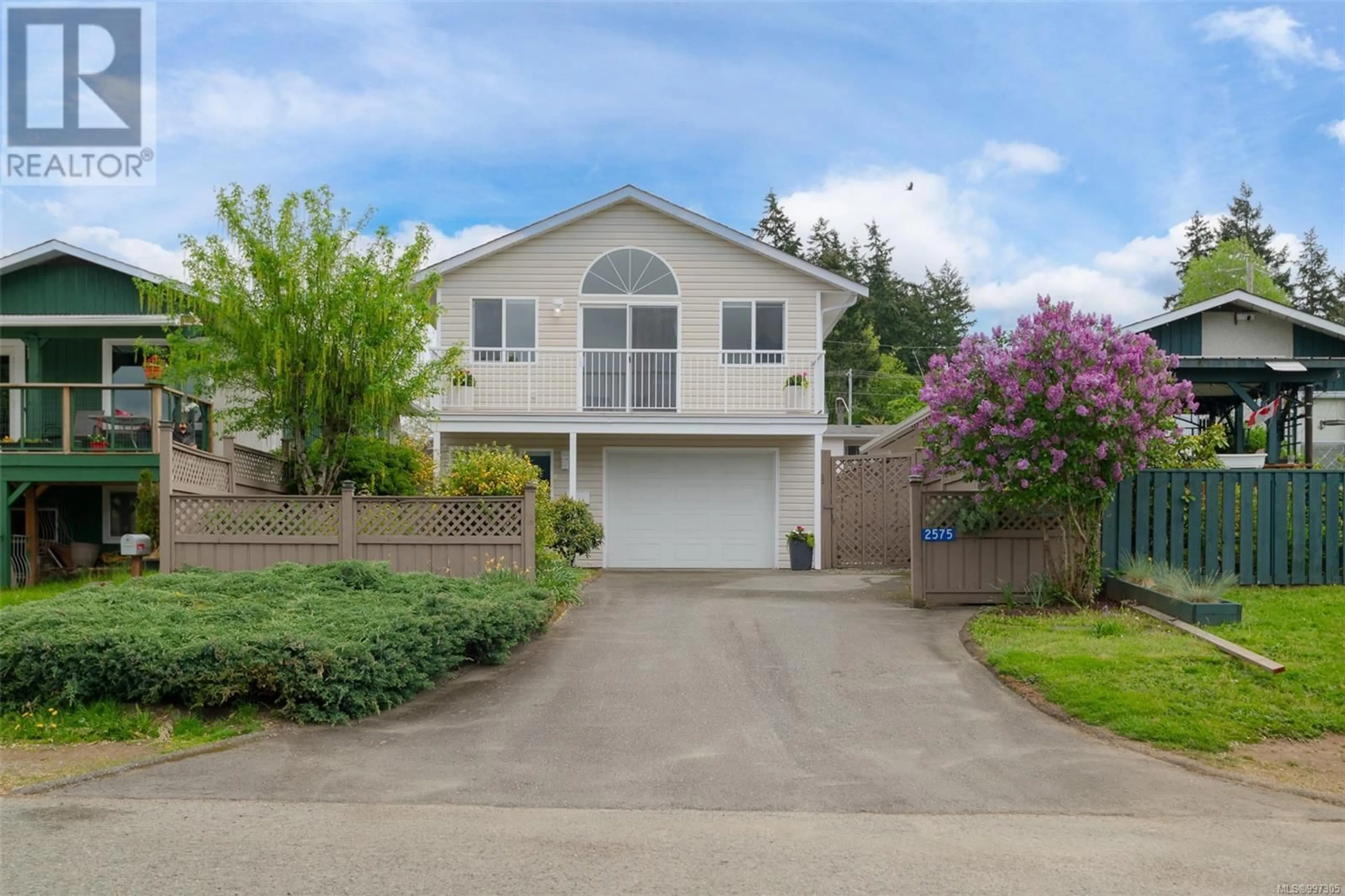Home with vinyl exterior material, street for 2575 2ND AVENUE, Port Alberni British Columbia V9Y2A2