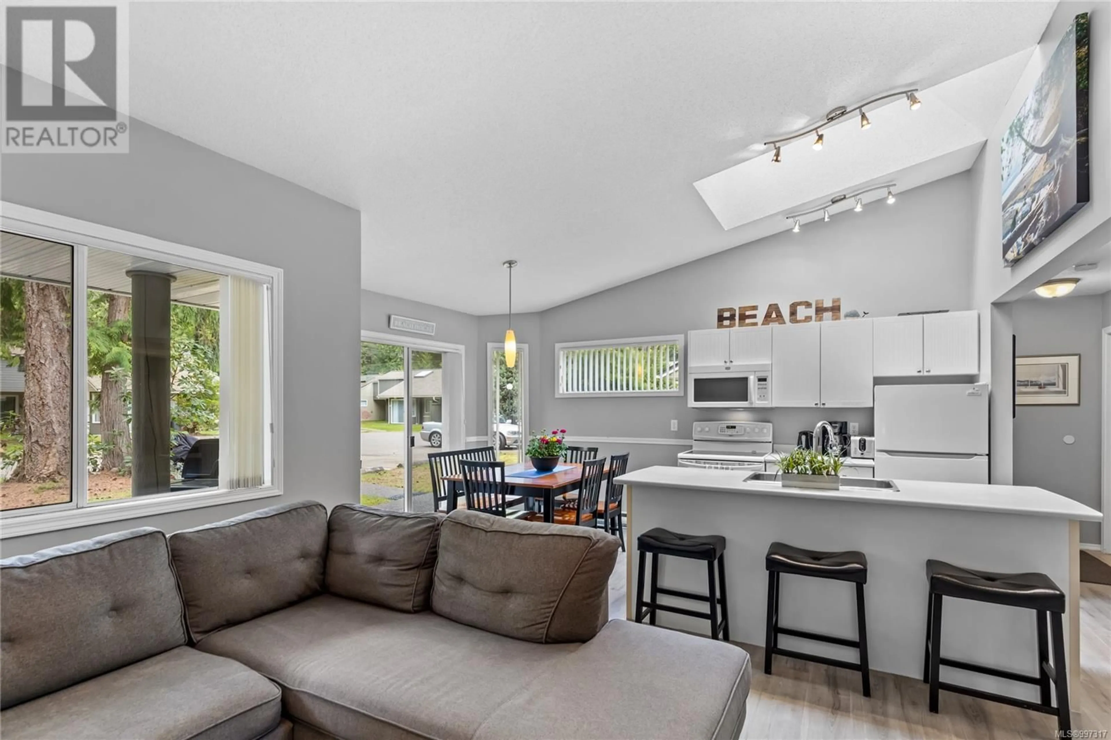 Open concept kitchen, unknown for 29 - 1135 RESORT DRIVE, Parksville British Columbia V9P2T6