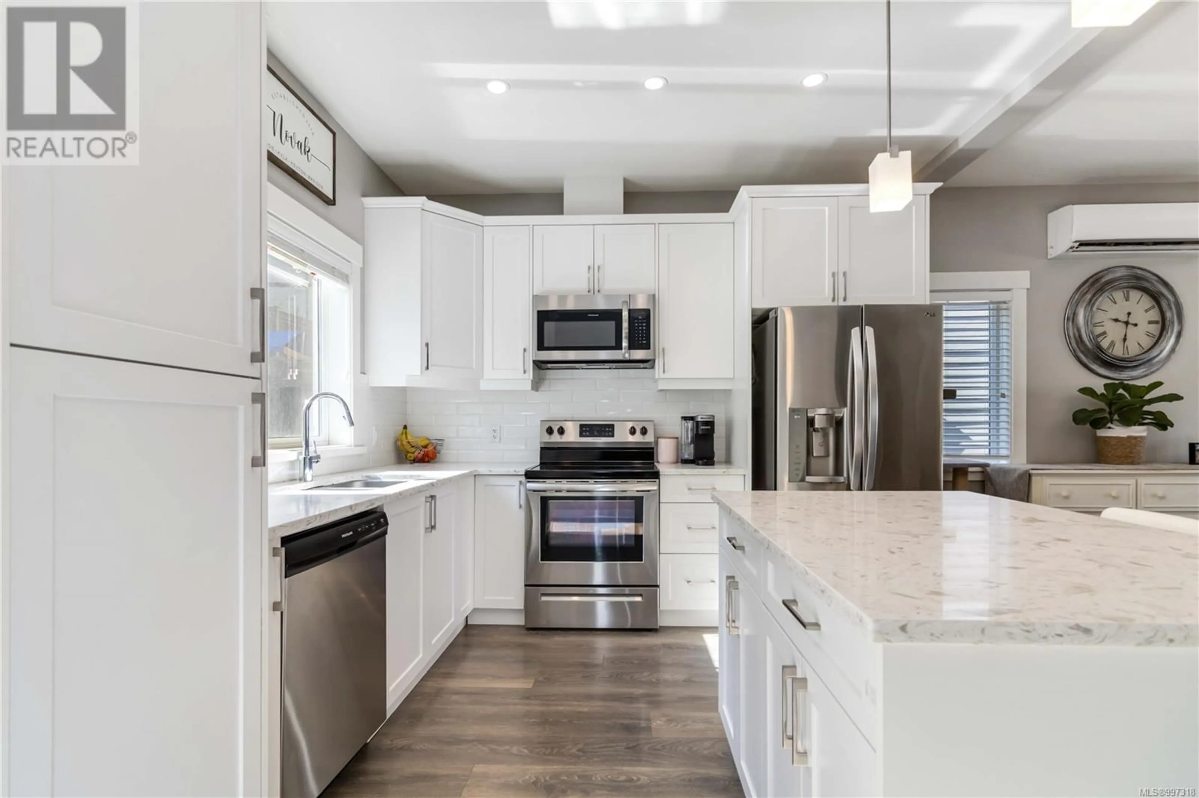 Contemporary kitchen, ceramic/tile floor for 3525 HONEYCRISP AVENUE, Langford British Columbia V9C0K4
