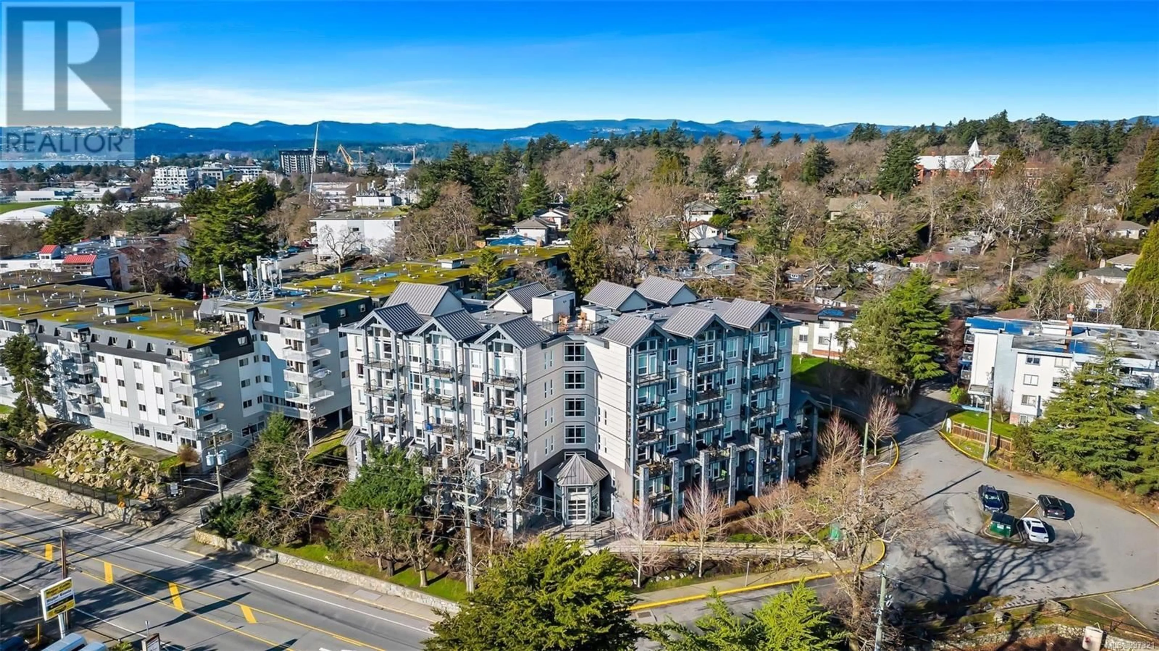 A pic from outside/outdoor area/front of a property/back of a property/a pic from drone, unknown for 306 - 924 ESQUIMALT ROAD, Esquimalt British Columbia V9A3M8