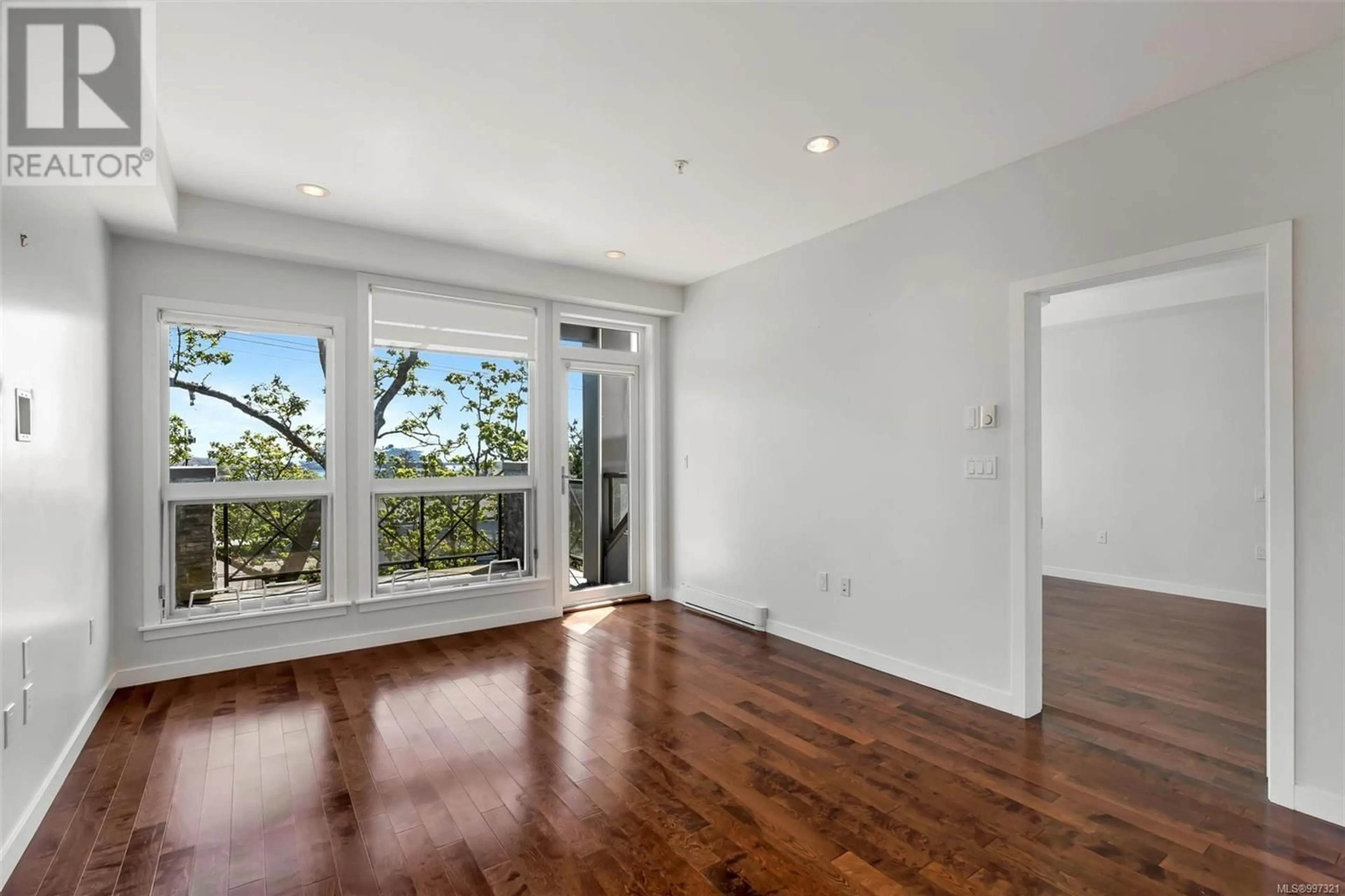 A pic of a room for 306 - 924 ESQUIMALT ROAD, Esquimalt British Columbia V9A3M8