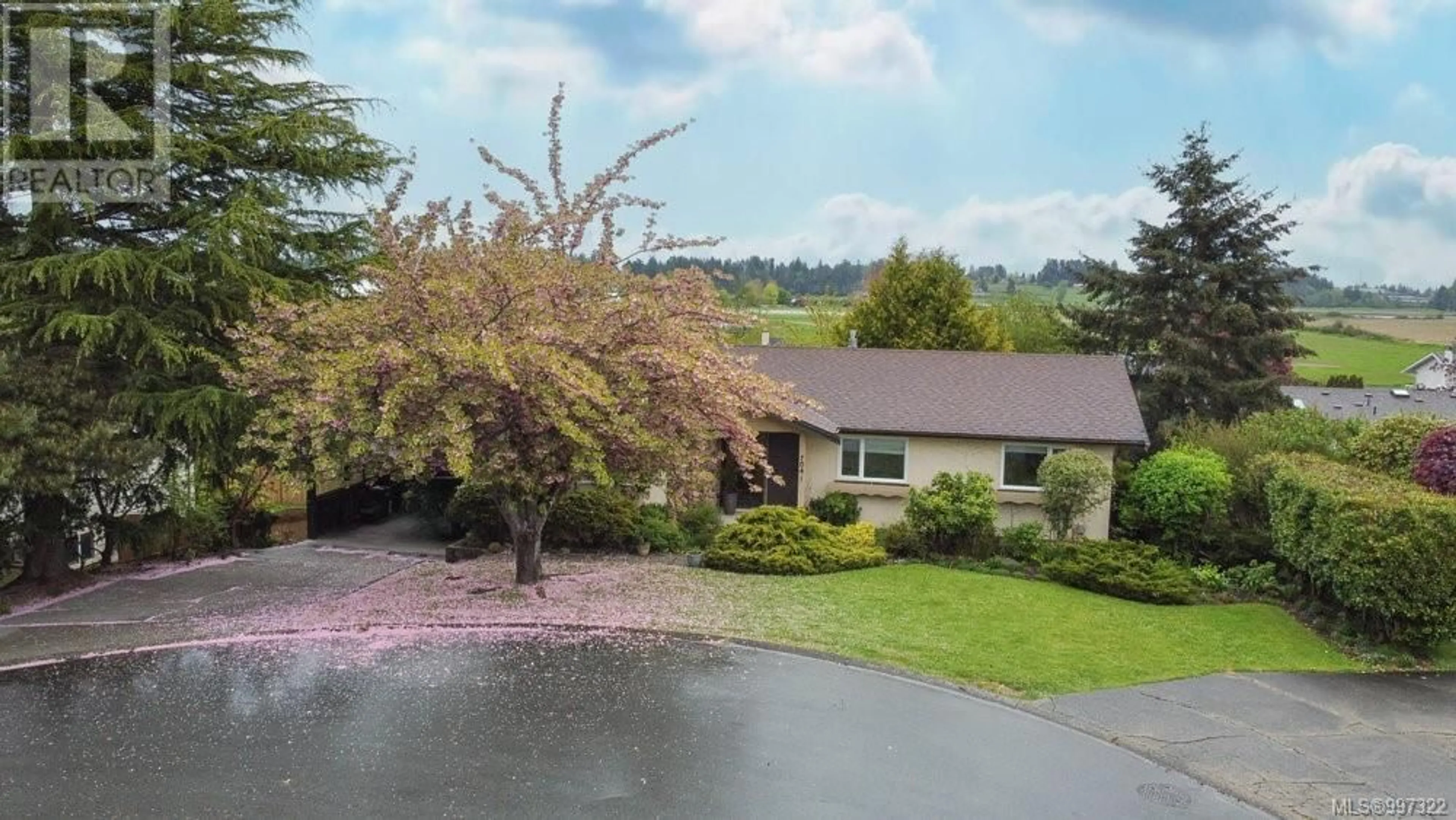 A pic from outside/outdoor area/front of a property/back of a property/a pic from drone, unknown for 7041 TAMARIN PLACE, Central Saanich British Columbia V8M1G6