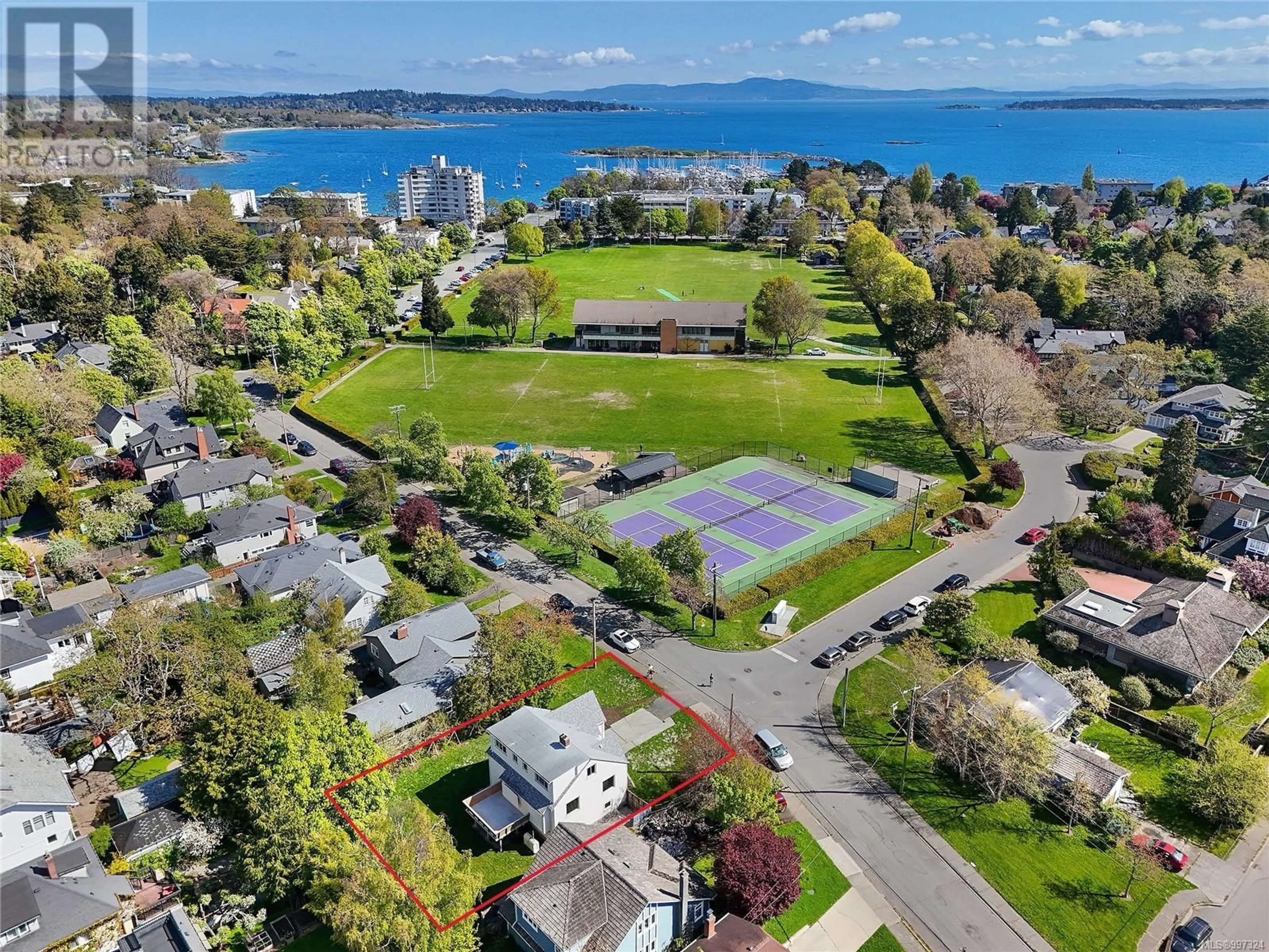 A pic from outside/outdoor area/front of a property/back of a property/a pic from drone, water/lake/river/ocean view for 1024 TRANSIT ROAD, Oak Bay British Columbia V8S5A2