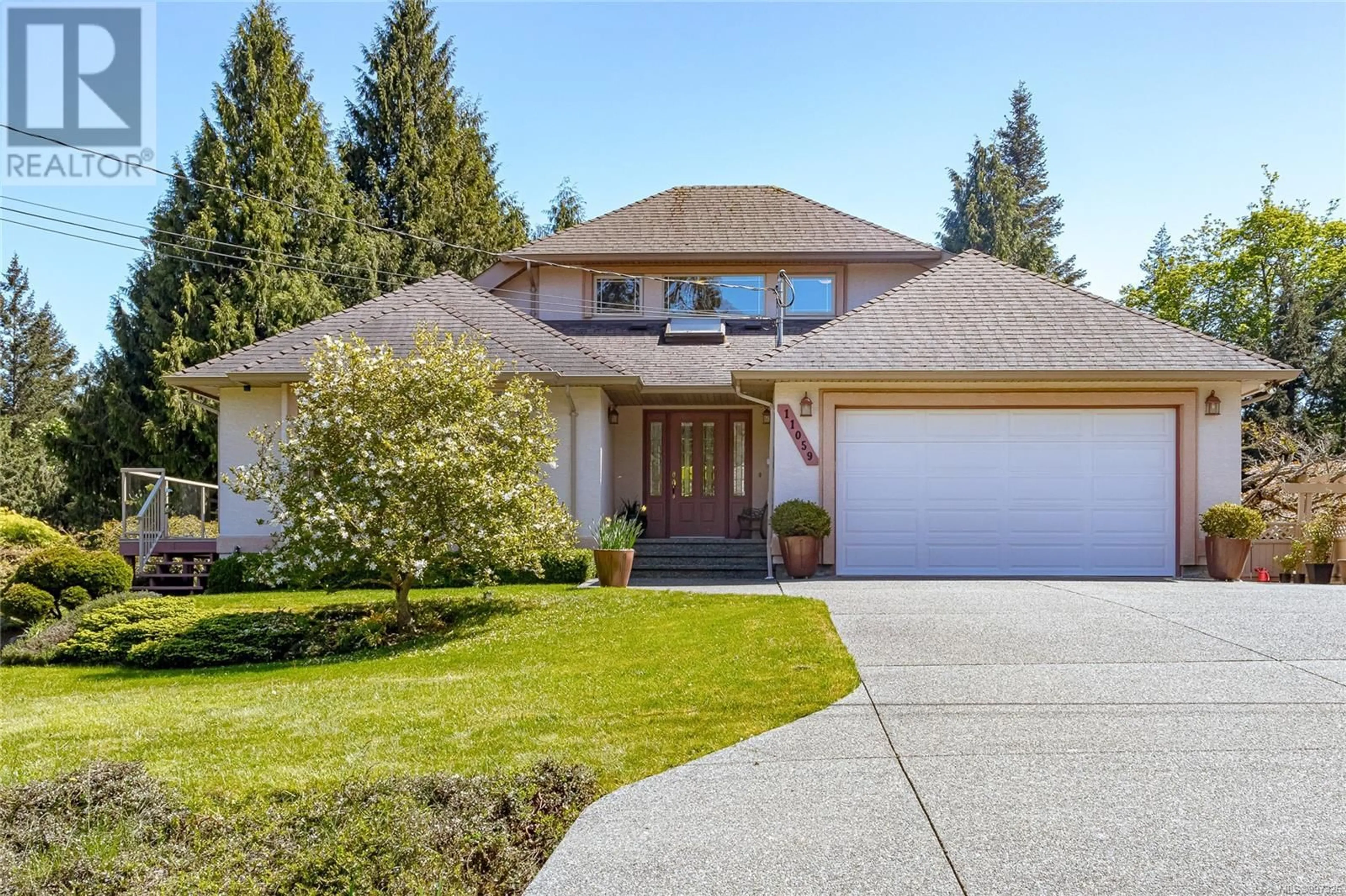 Home with vinyl exterior material, street for 11059 FINCH PLACE, Ladysmith British Columbia V9G1Y9