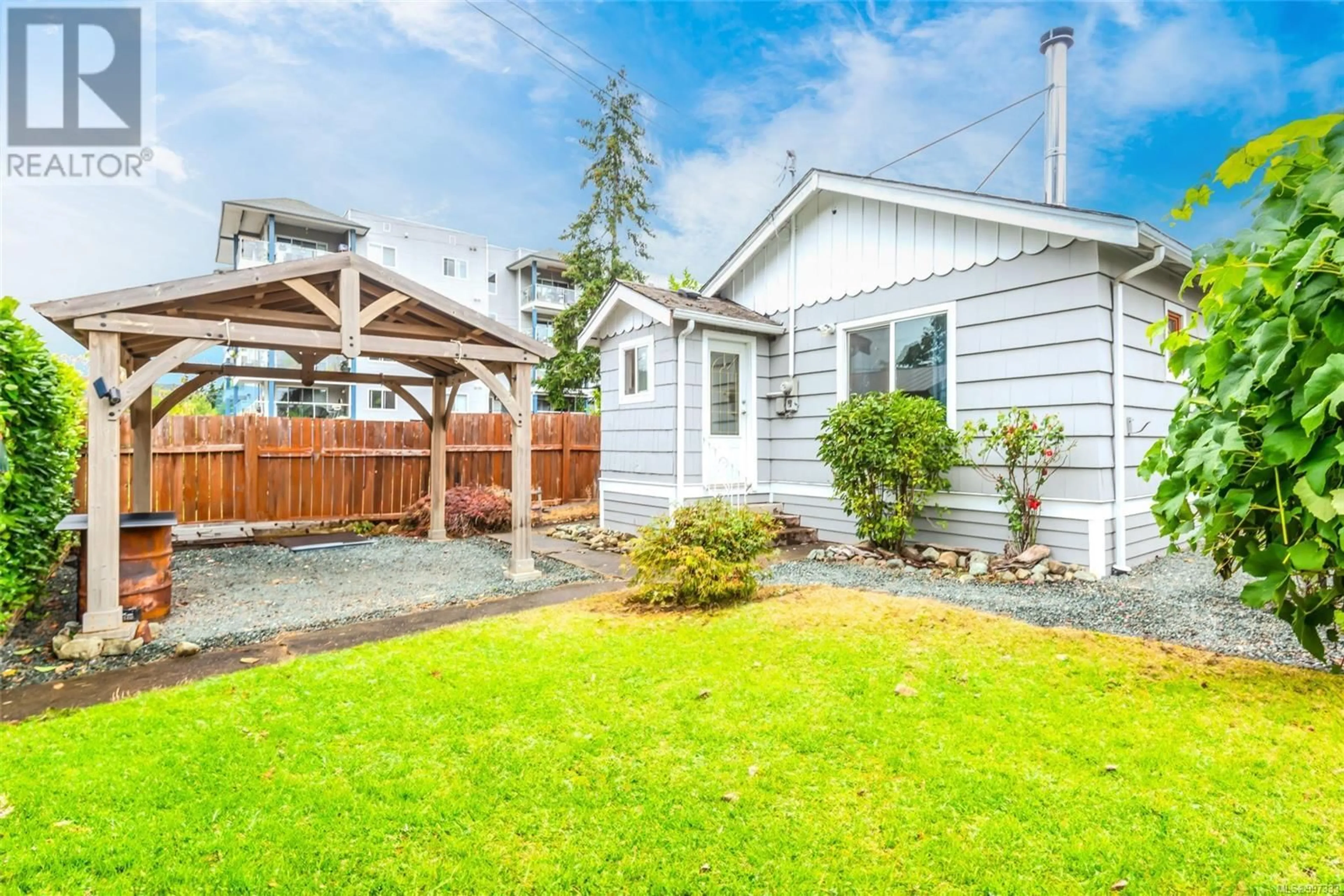 Home with vinyl exterior material, street for 4917 MONTROSE STREET, Port Alberni British Columbia V9Y1M4