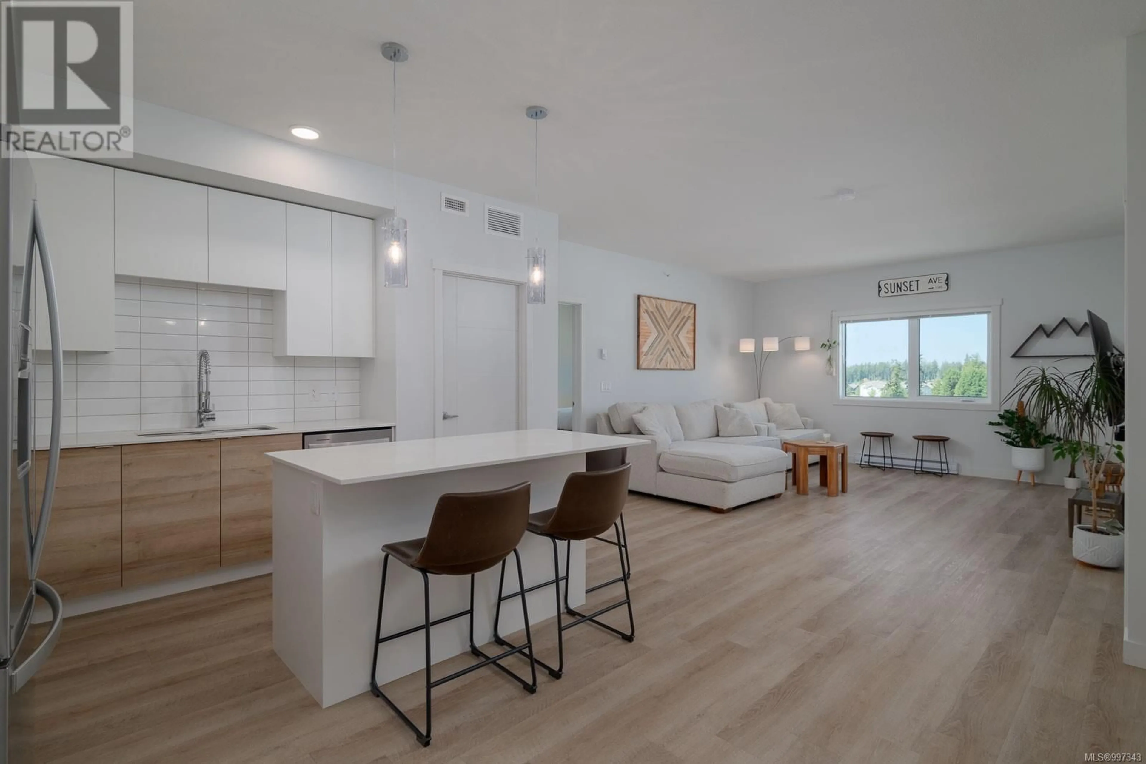 Open concept kitchen, unknown for 402 - 4830 CEDAR RIDGE PLACE, Nanaimo British Columbia V9T0M8