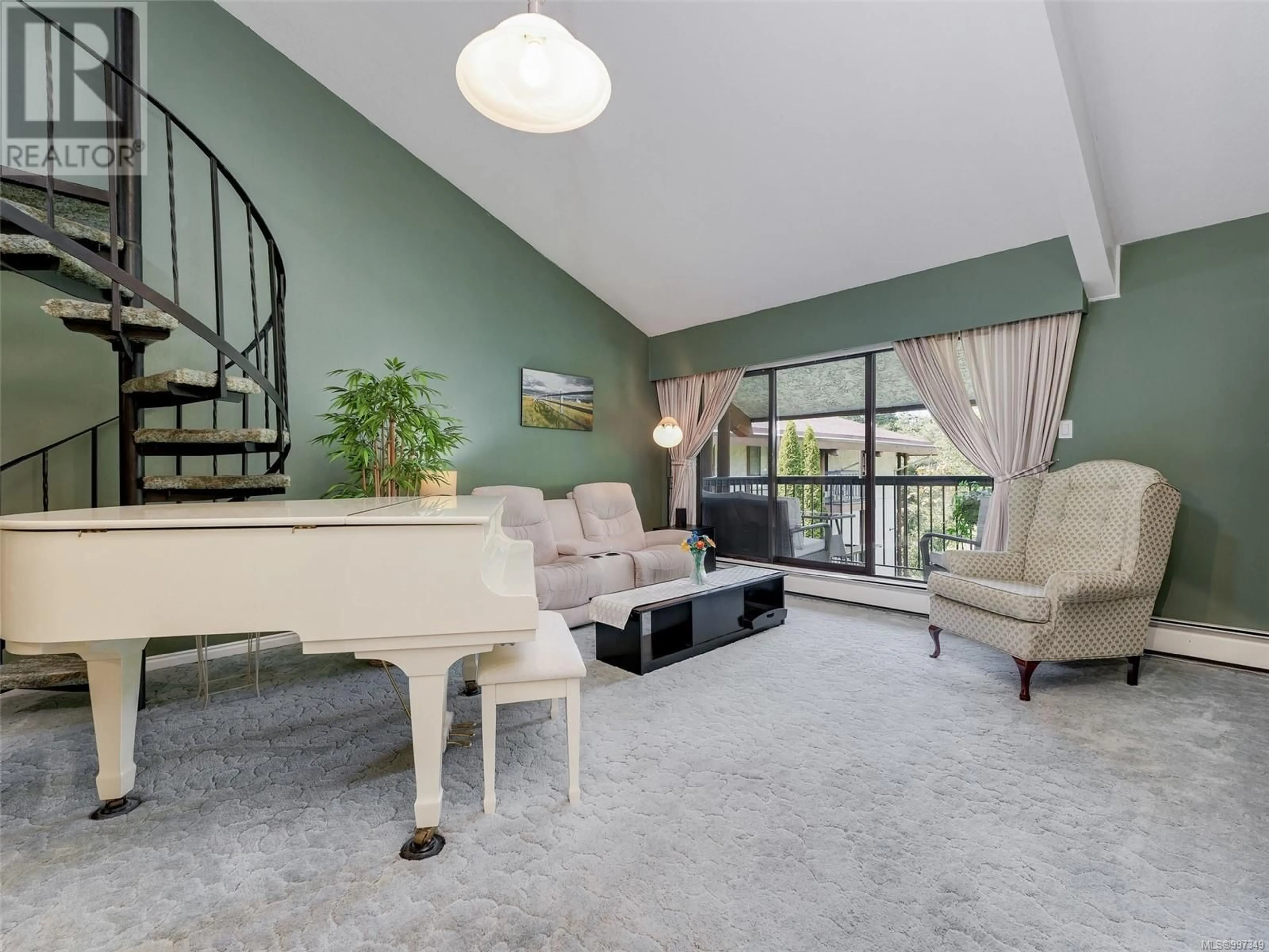 Living room with furniture, unknown for 406 - 1009 MCKENZIE AVENUE, Saanich British Columbia V8X4B1