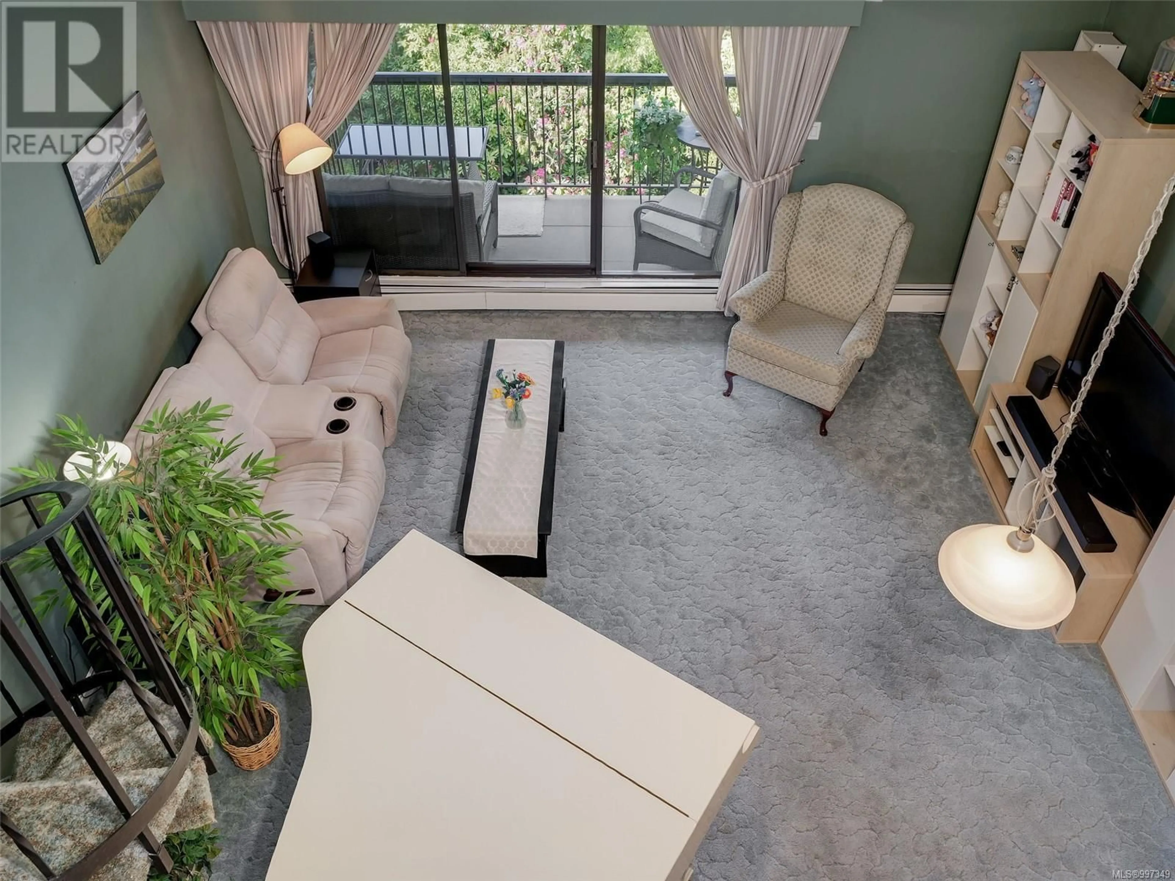Living room with furniture, unknown for 406 - 1009 MCKENZIE AVENUE, Saanich British Columbia V8X4B1