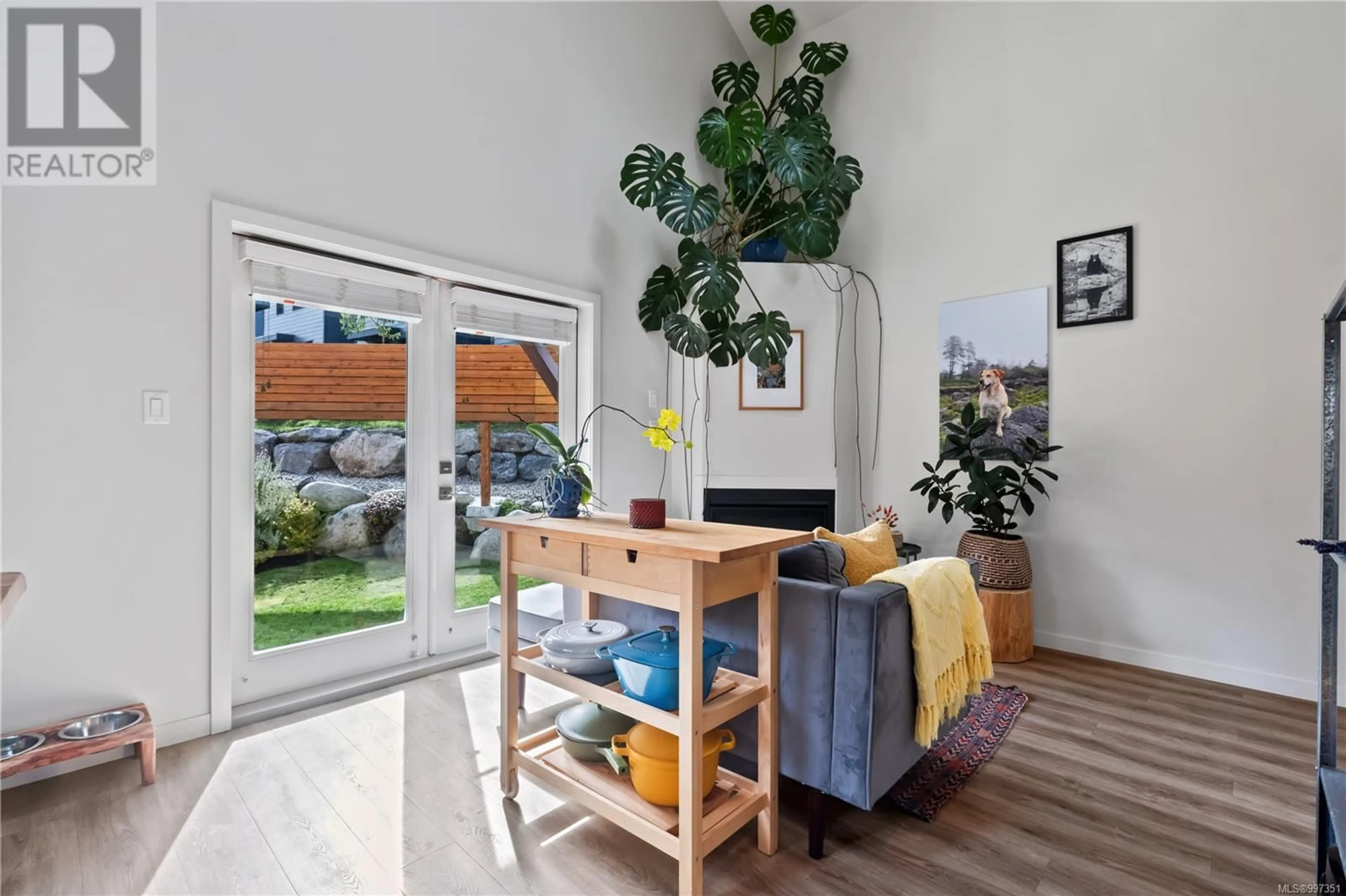 Indoor entryway for 5 - 1782 ST. JACQUES BOULEVARD, Ucluelet British Columbia V0R3A0