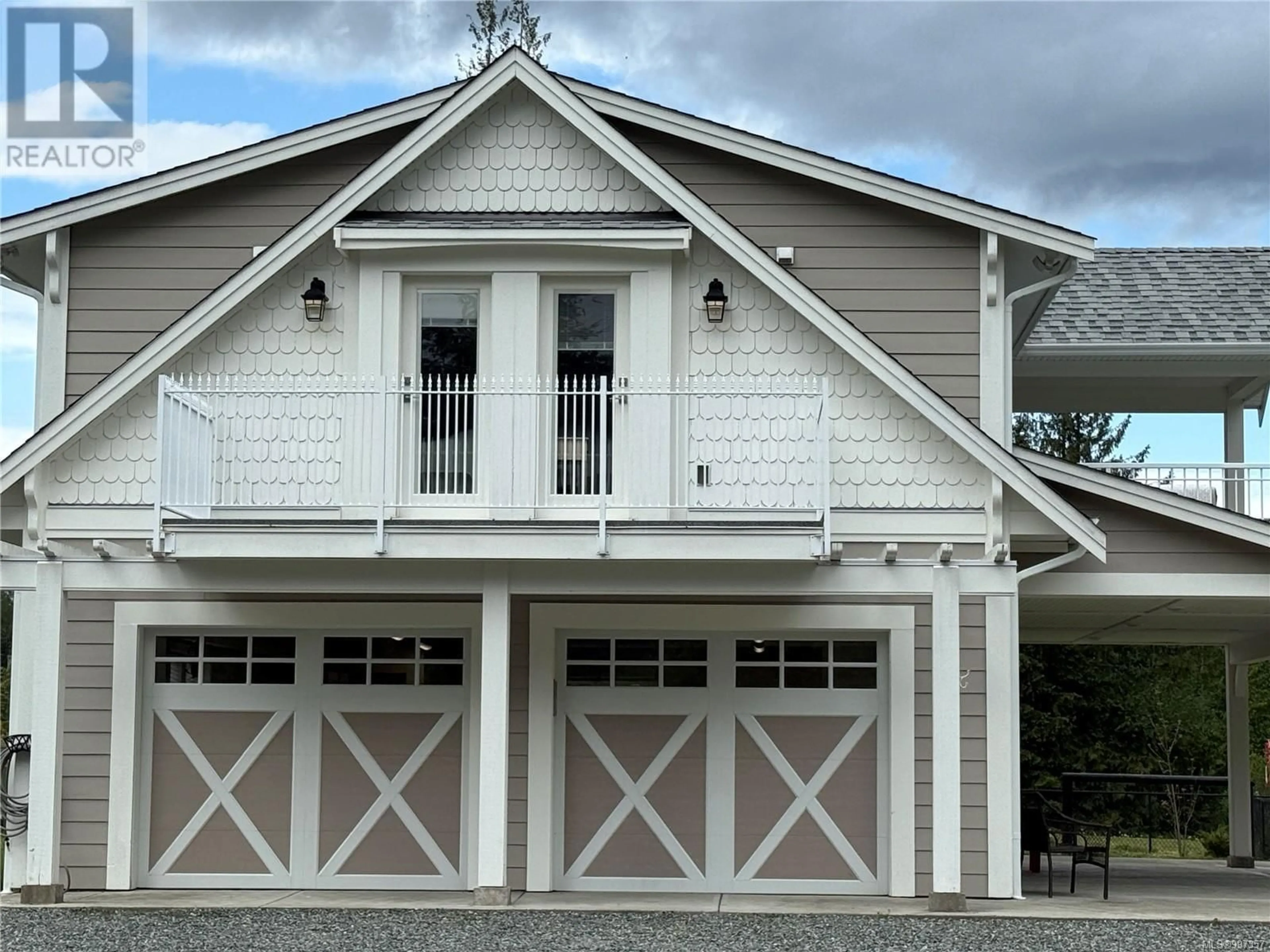 Home with vinyl exterior material, street for 3590 CAMERON ROAD, Courtenay British Columbia V9N9R4