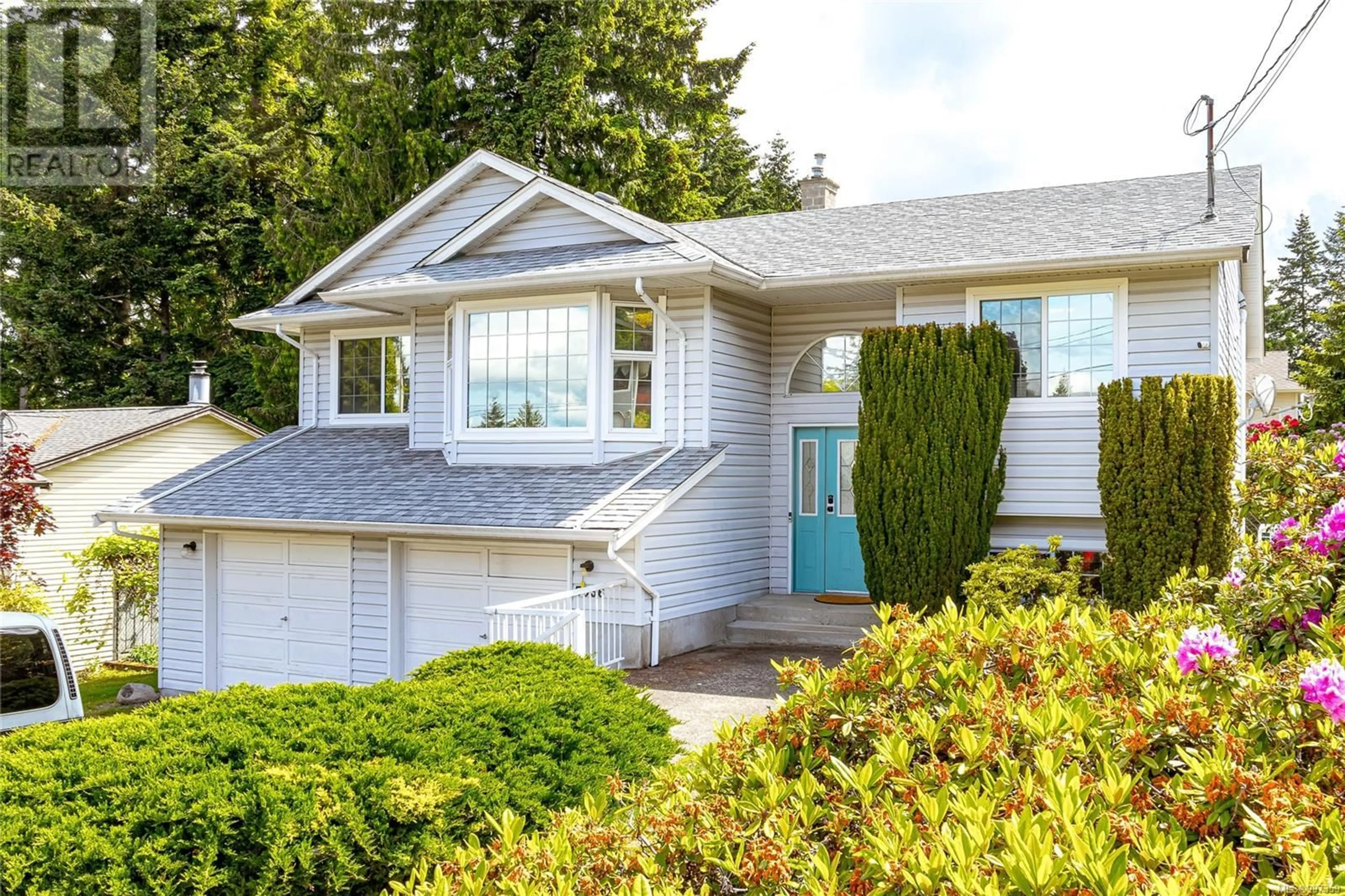 Home with vinyl exterior material, street for 5536 VENTURA DRIVE, Nanaimo British Columbia V9T5M6