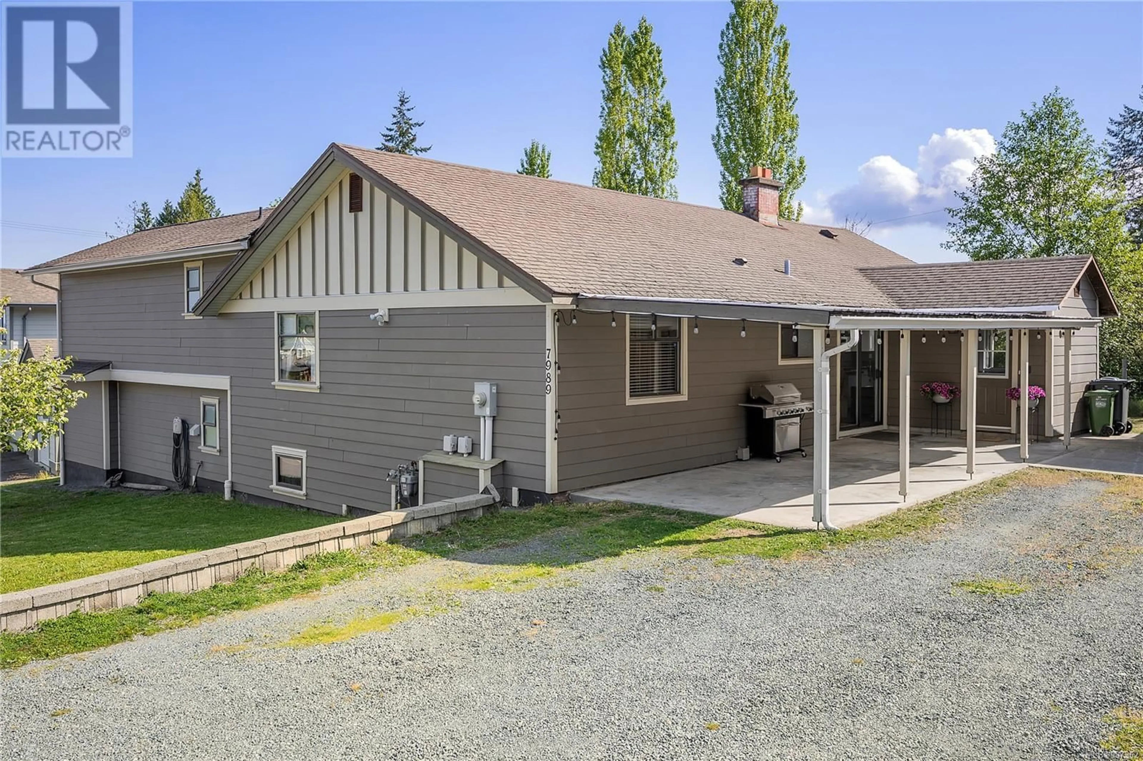 A pic from outside/outdoor area/front of a property/back of a property/a pic from drone, street for 7989 TIDEMARK WAY, Crofton British Columbia V0R1G0