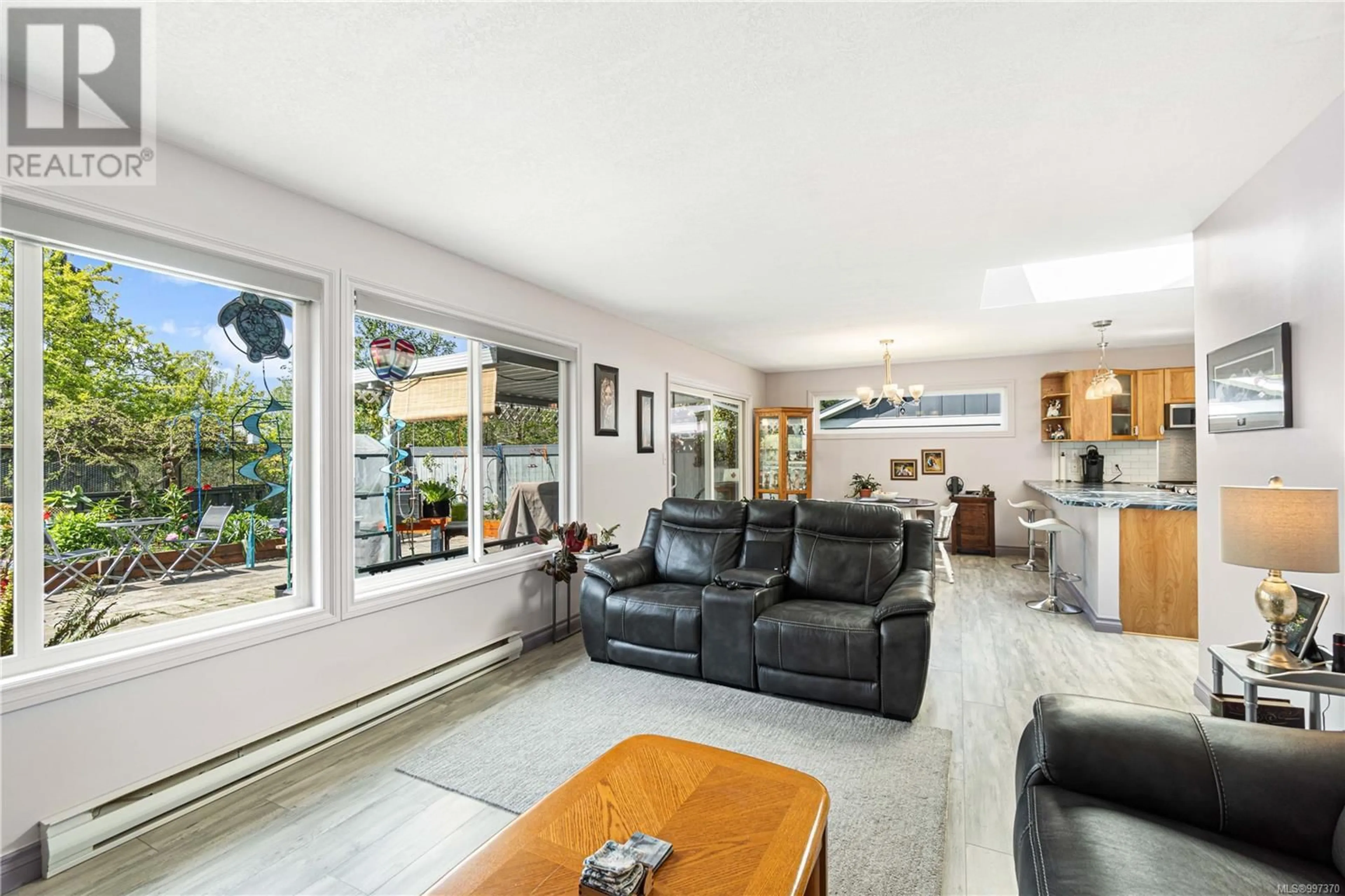 Living room with furniture, unknown for 26 - 650 HOYLAKE ROAD WEST, Qualicum Beach British Columbia V9K1P3