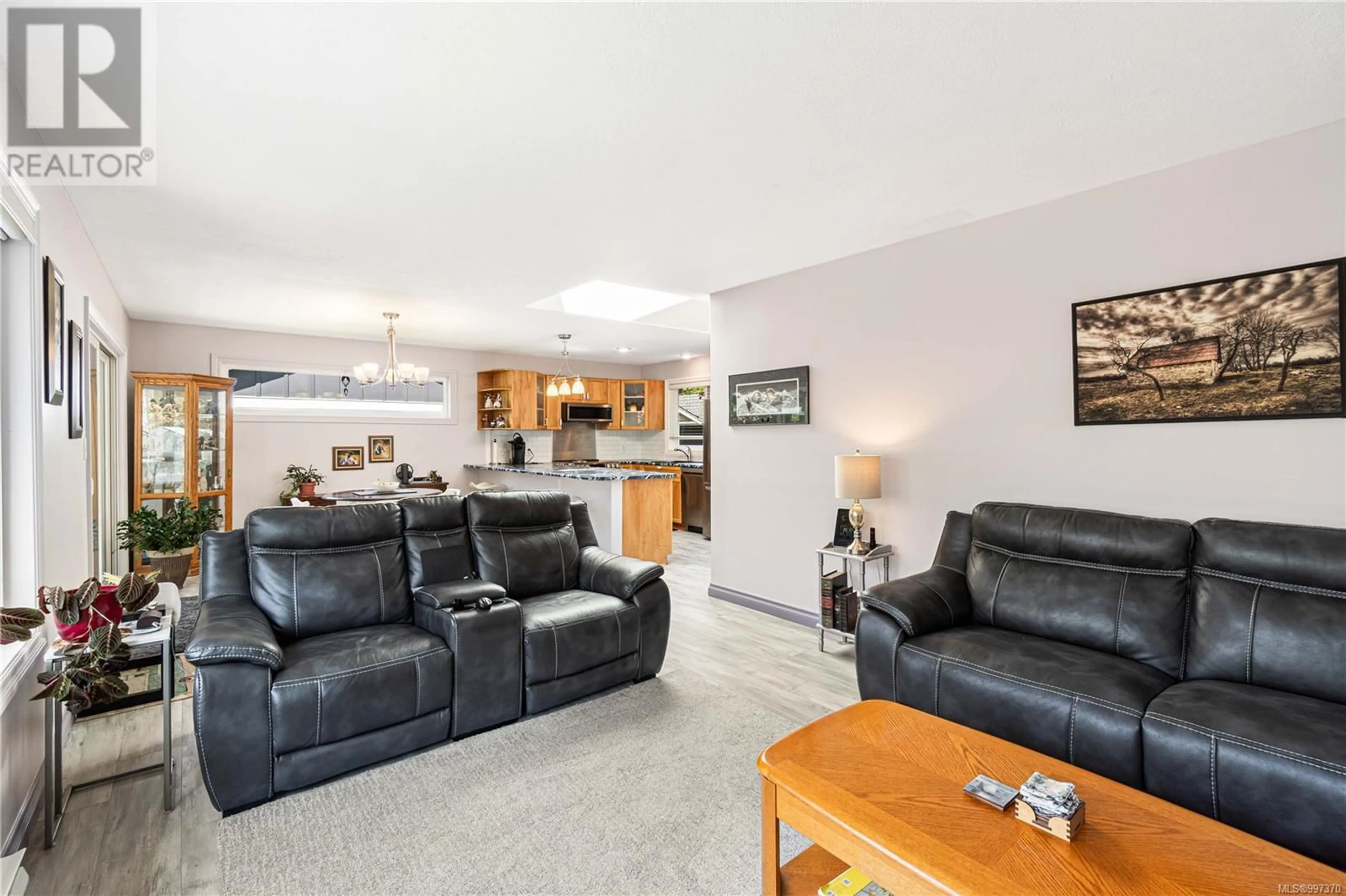Living room with furniture, unknown for 26 - 650 HOYLAKE ROAD WEST, Qualicum Beach British Columbia V9K1P3