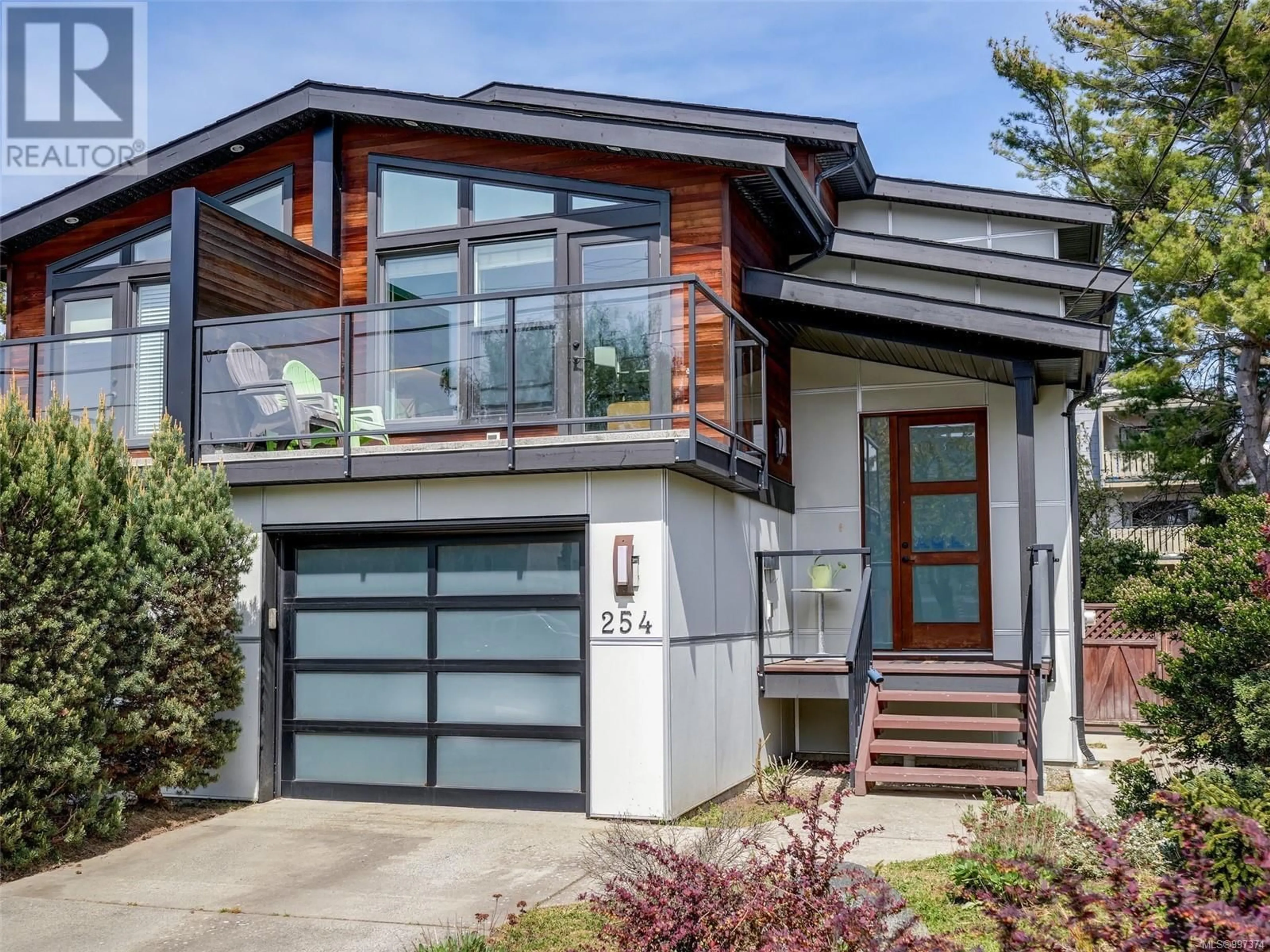 Home with brick exterior material, street for 254 ONTARIO STREET, Victoria British Columbia V8V1N2