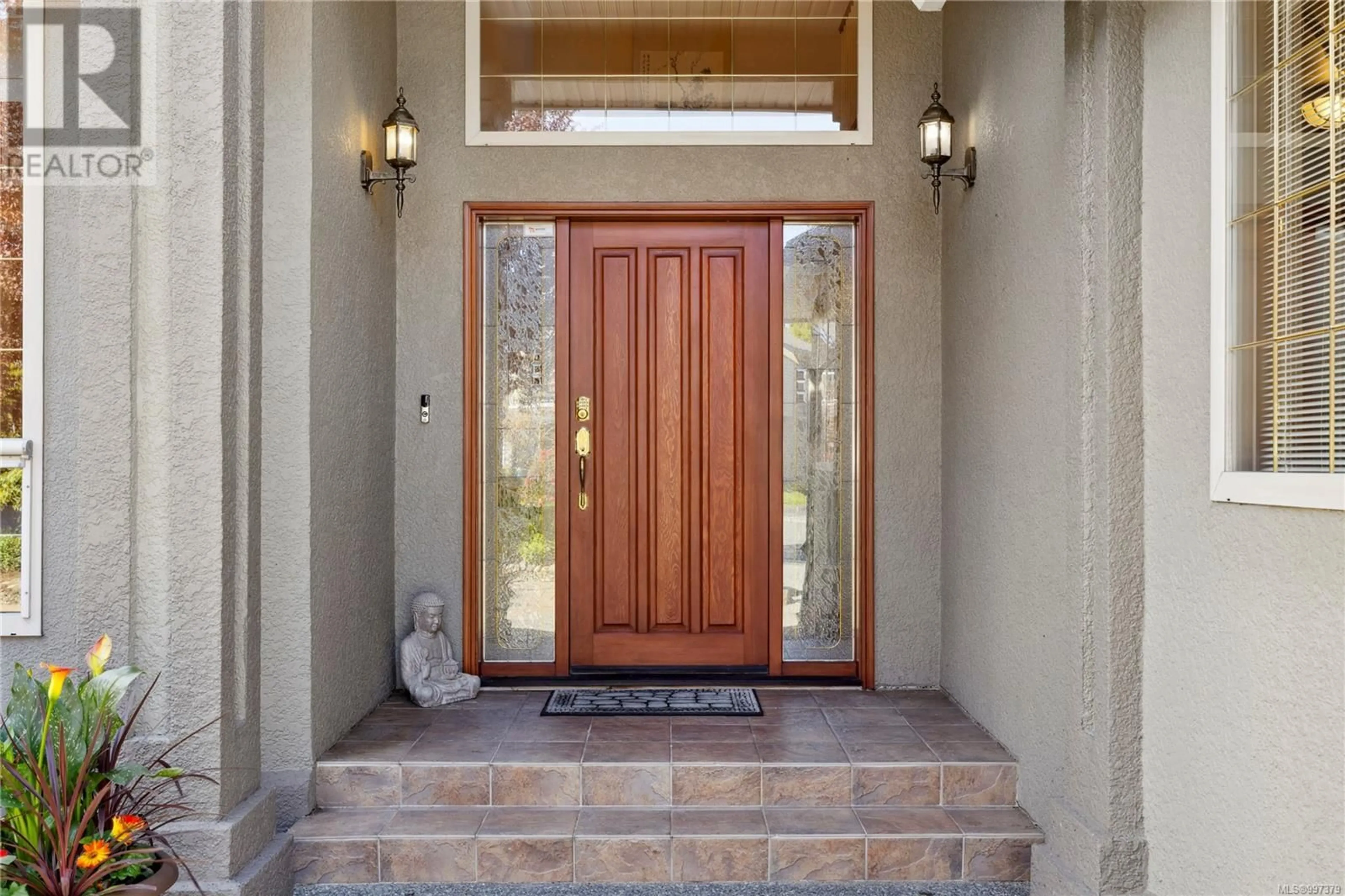 Indoor entryway for 5331 BAYSHORE DRIVE, Nanaimo British Columbia V9V1R4