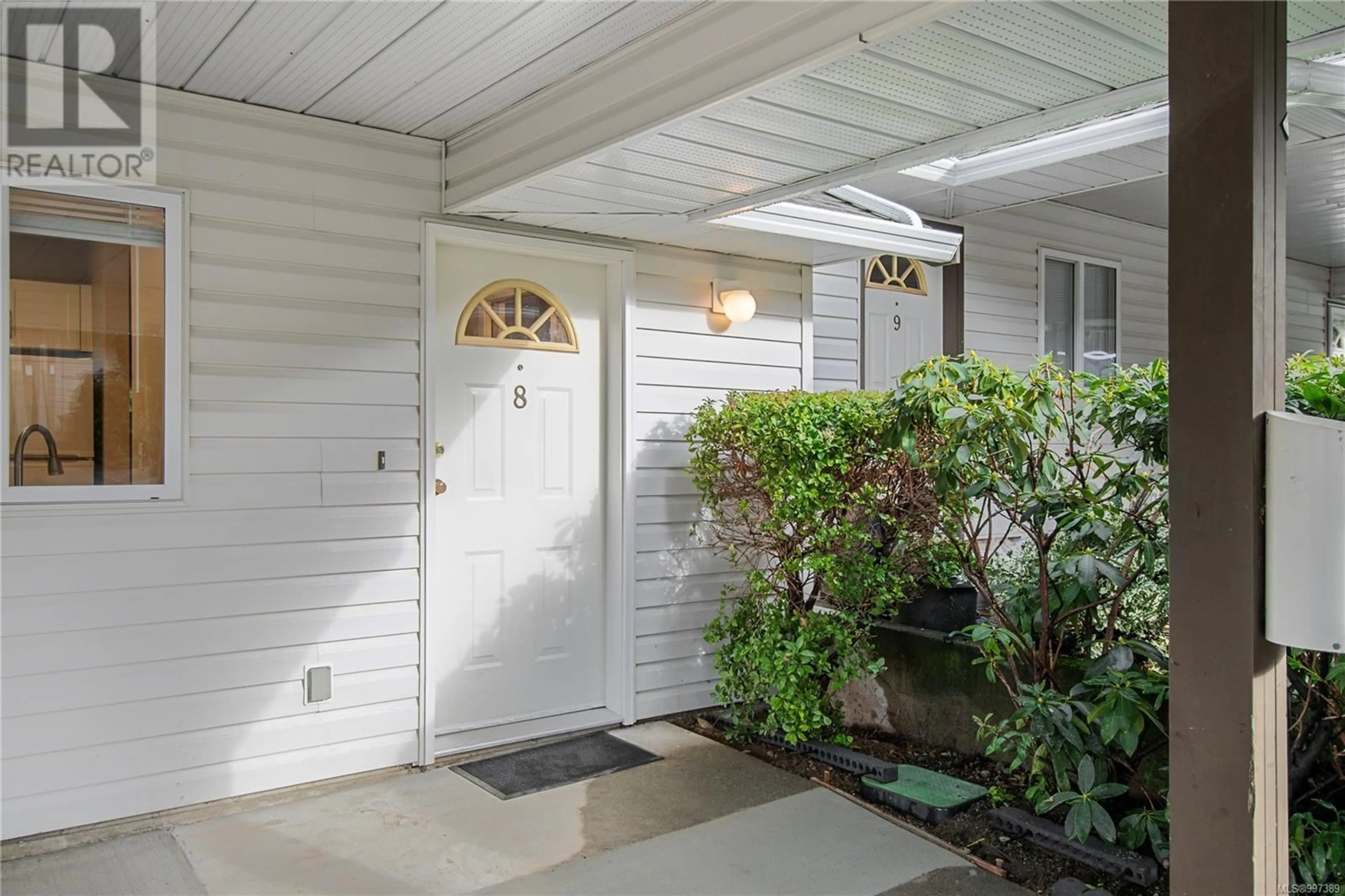 Indoor entryway for 8 - 2625 MUIR ROAD, Courtenay British Columbia V9N8S6