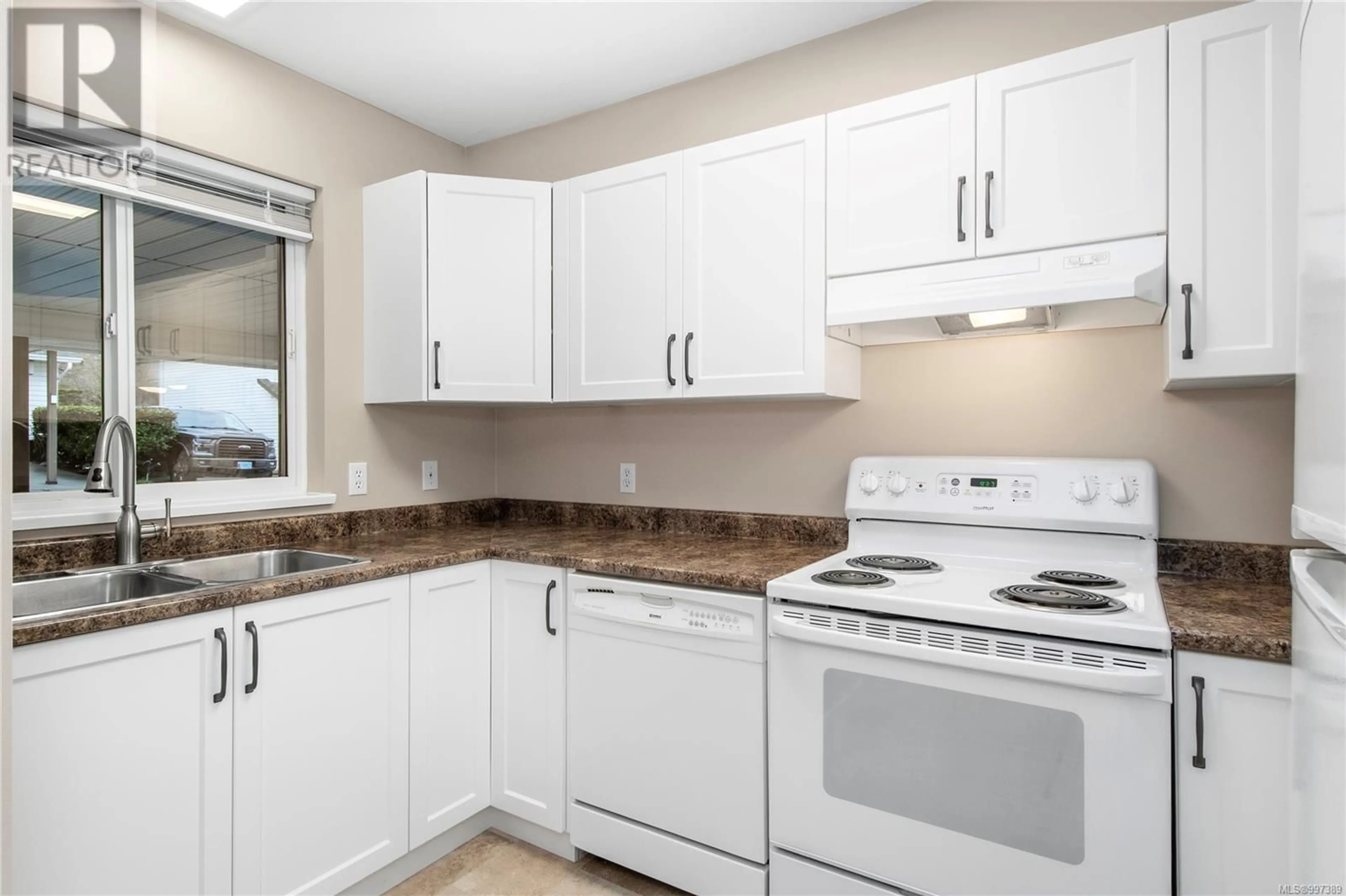 Standard kitchen, unknown for 8 - 2625 MUIR ROAD, Courtenay British Columbia V9N8S6