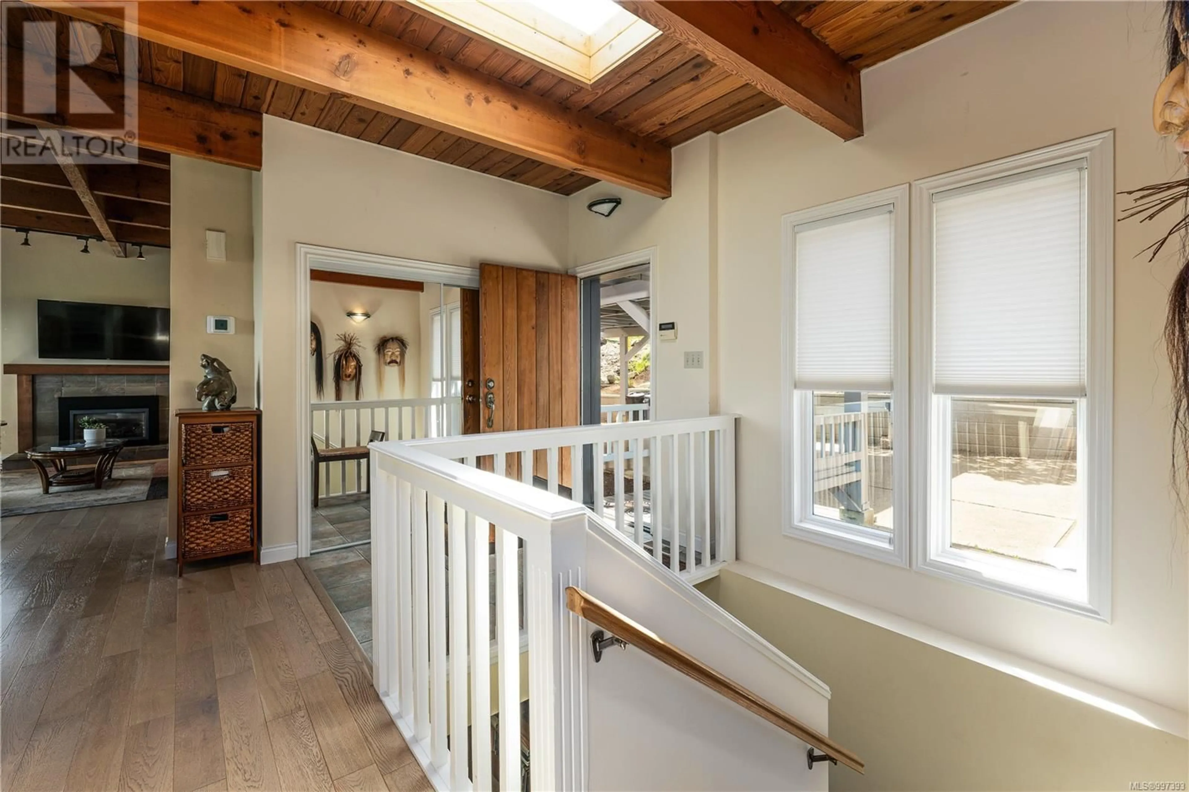 Indoor foyer for 4824 BLUE JAY TRAIL, Nanaimo British Columbia V9T5C9