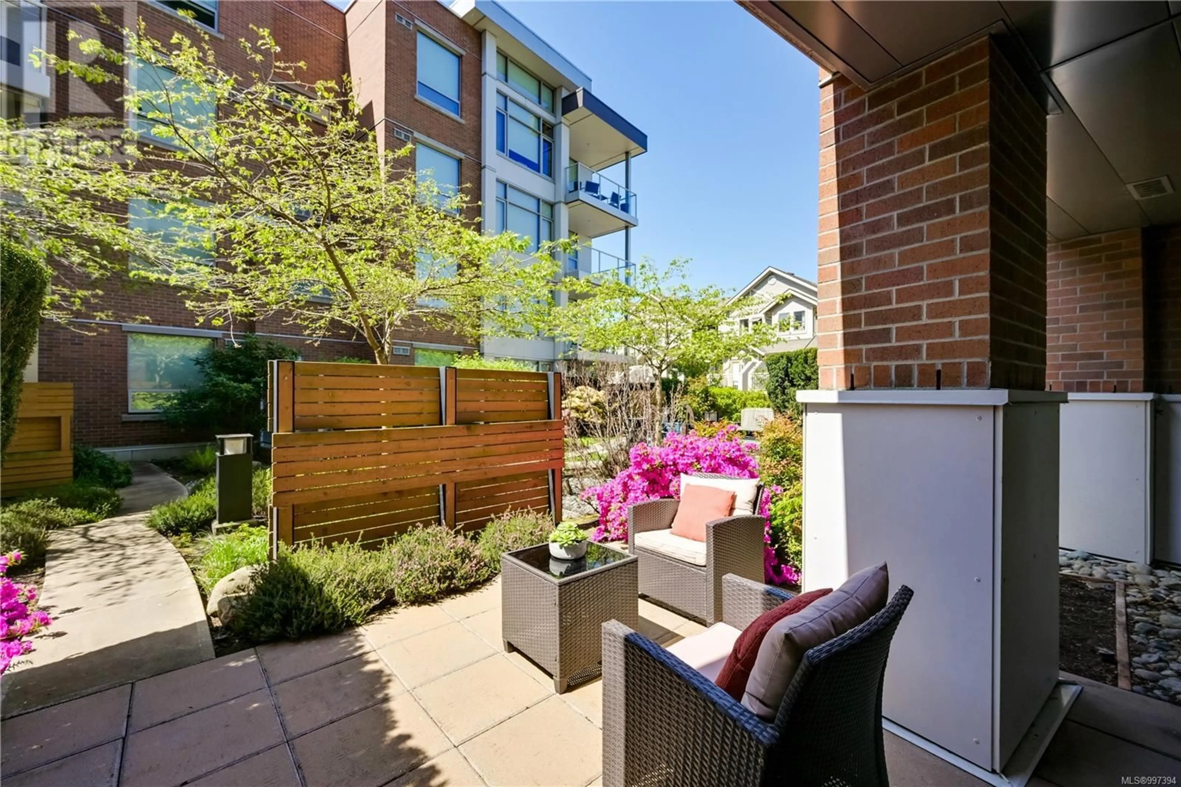 Patio, street for 103 - 646 MICHIGAN STREET, Victoria British Columbia V8V0B7