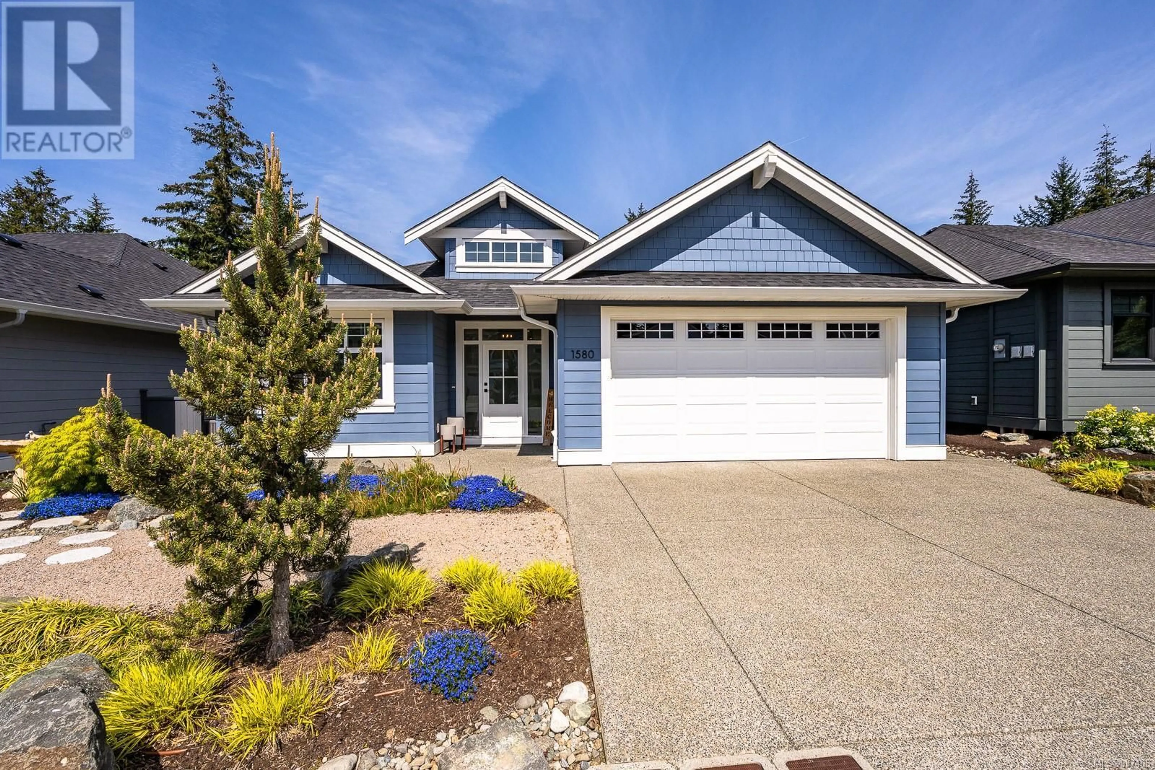 Home with vinyl exterior material, street for 1580 CROWN ISLE BOULEVARD, Courtenay British Columbia V9N0E3