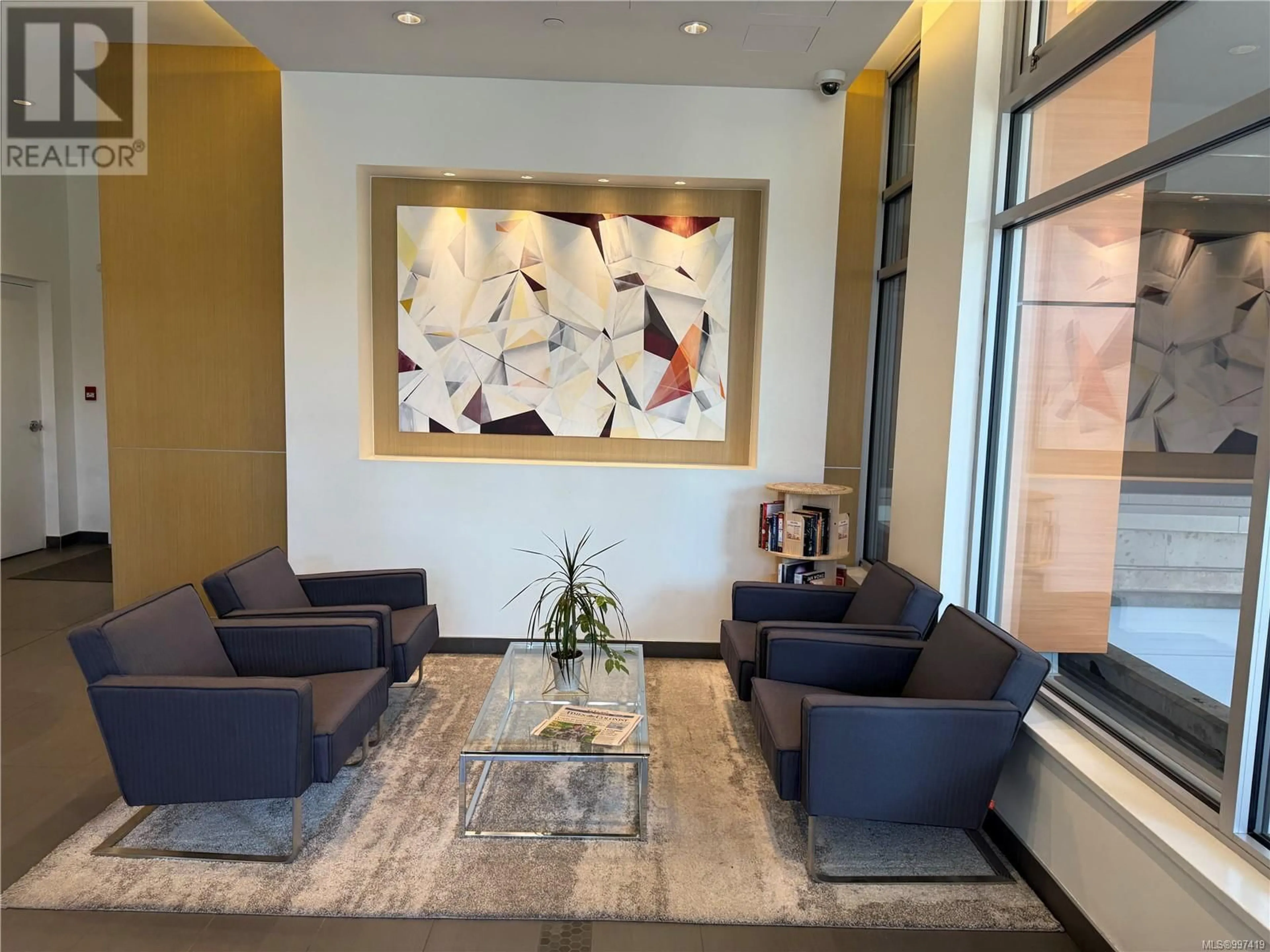 Lobby for 403 - 838 BROUGHTON STREET, Victoria British Columbia V8W1E4