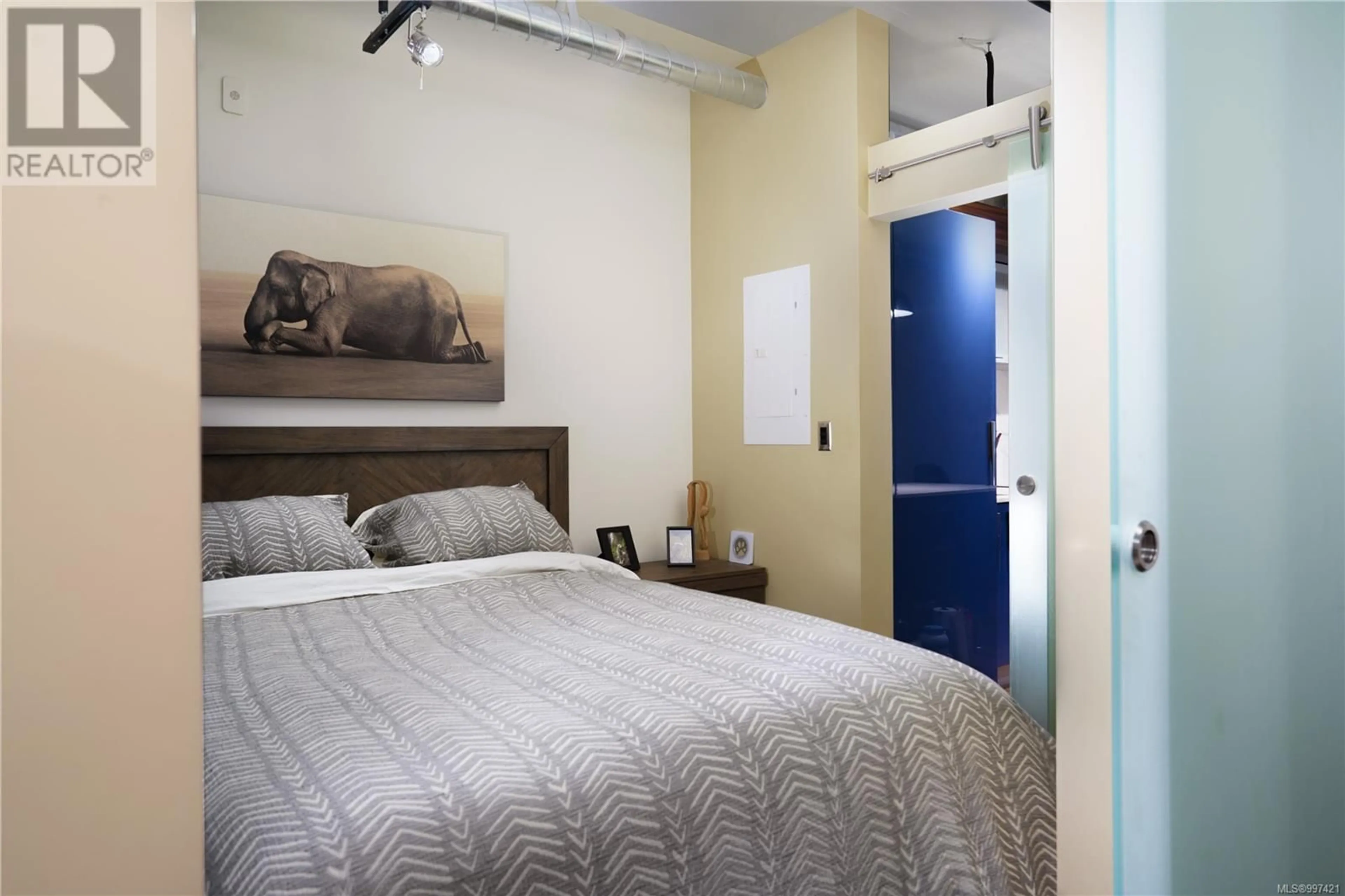 Bedroom with bed, unknown for 216 - 1029 VIEW STREET, Victoria British Columbia V8V0C9